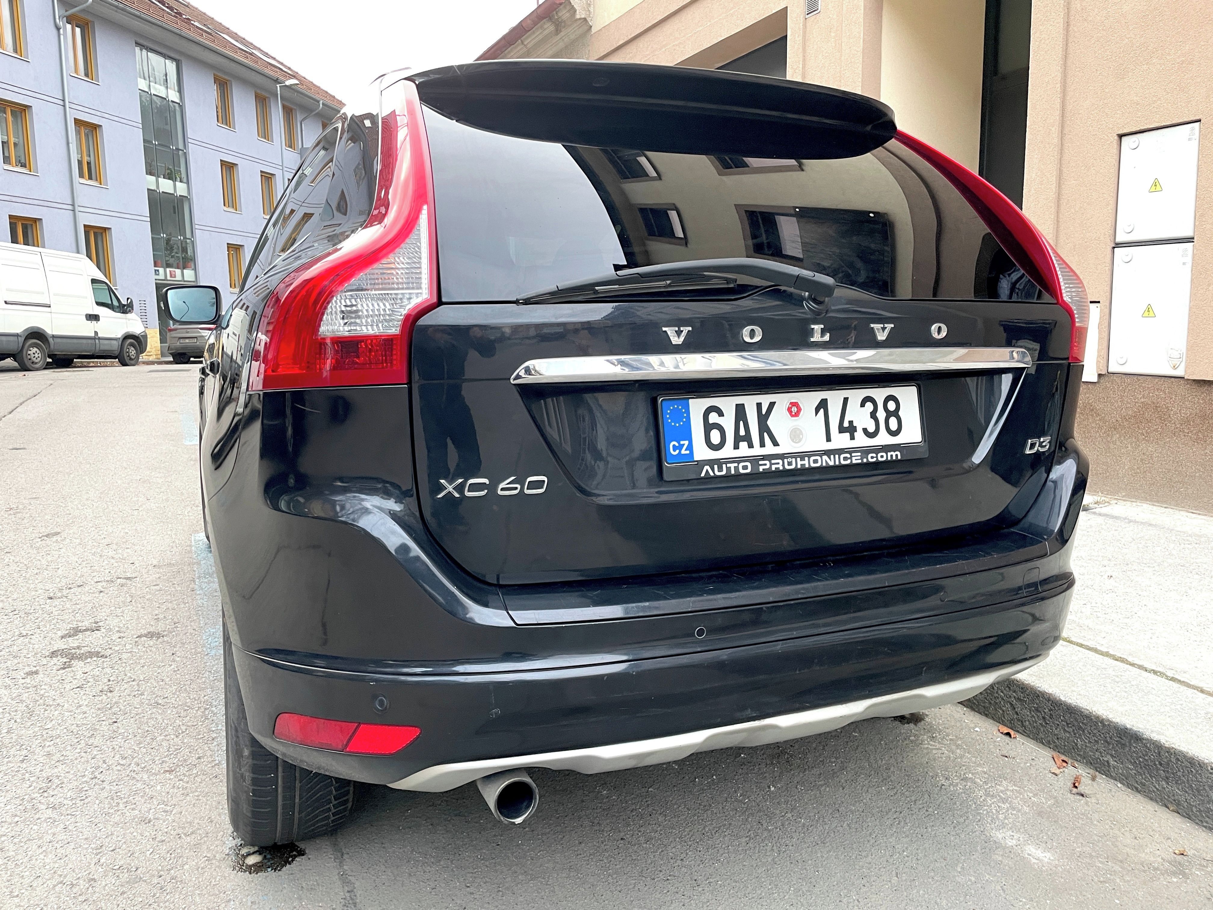 Volvo XC60, 2. majitel - Servisováno - fotka 3