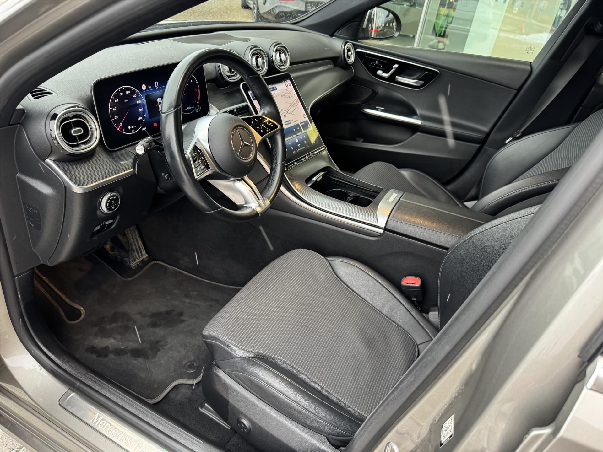 Mercedes-Benz Třídy C, C 220d - fotka 6