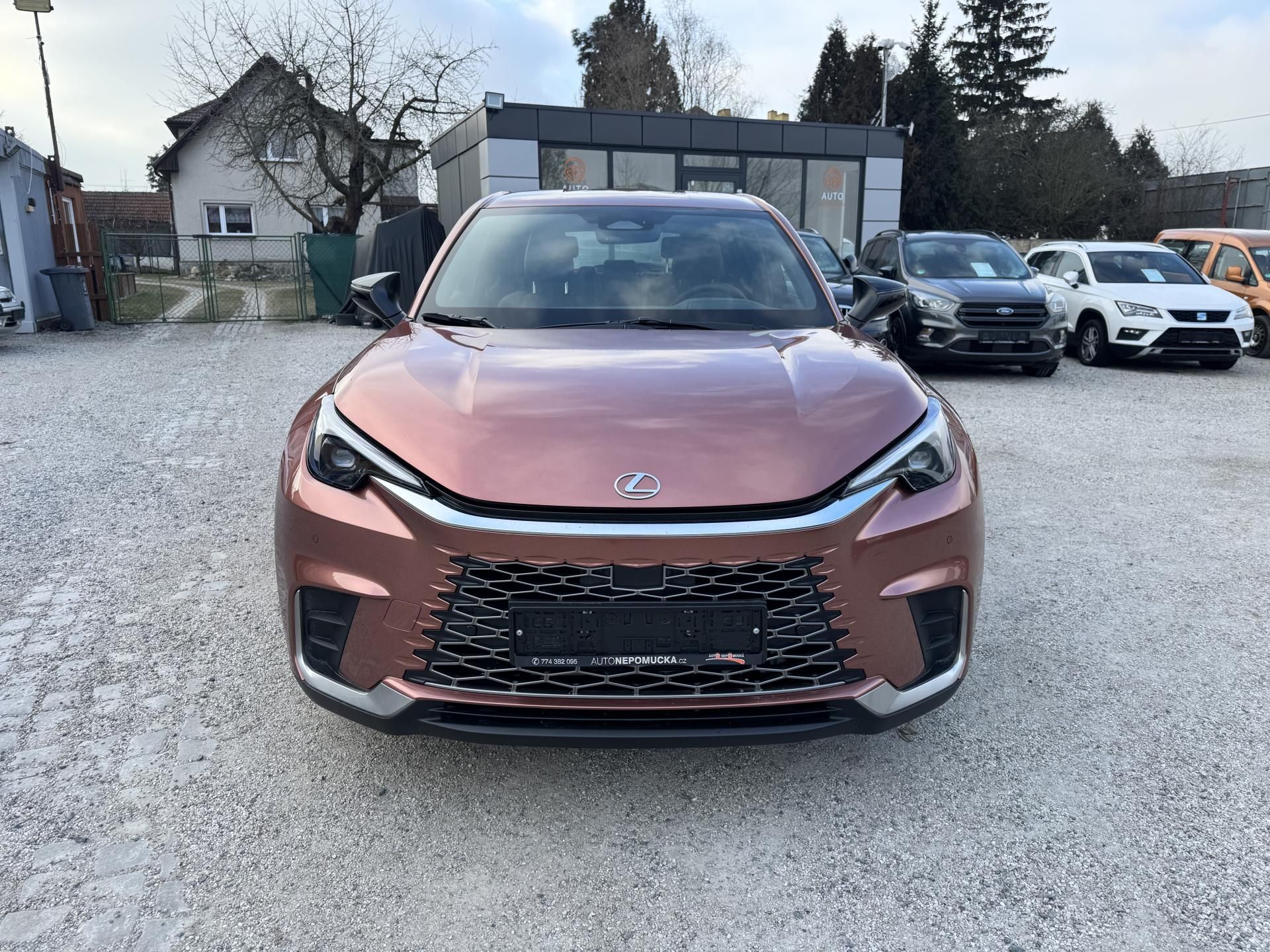 Lexus LBX, 1.5 hybridní/Benzín ELEGANT T. - fotka 3