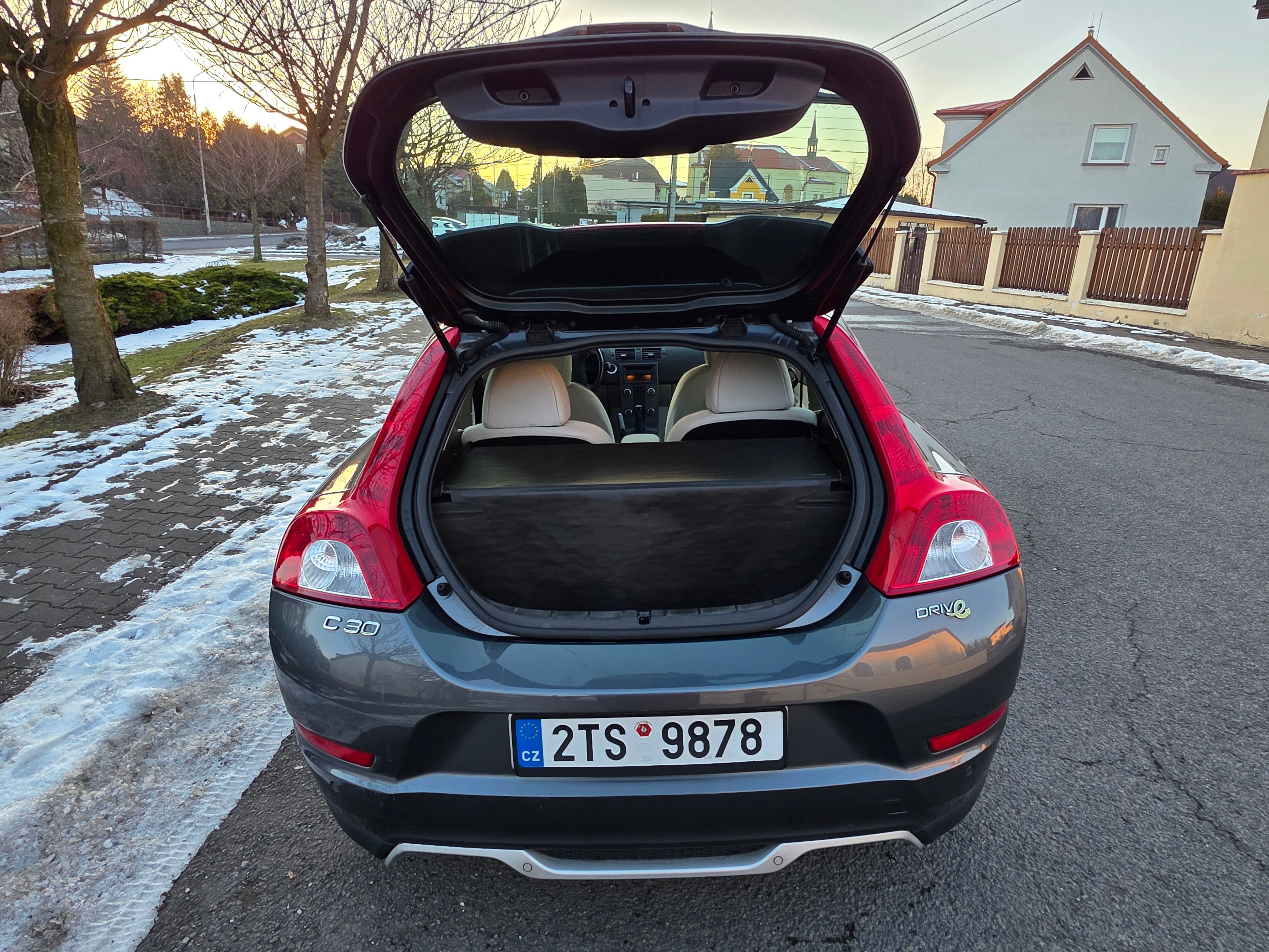 Volvo C30, 1.6 TDI - fotka 6