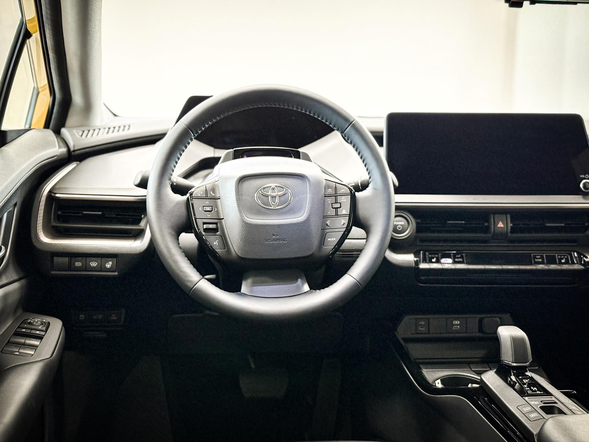 Toyota Prius, 2.0  e-CVT Plug-in Hybrid, Pre - fotka 5
