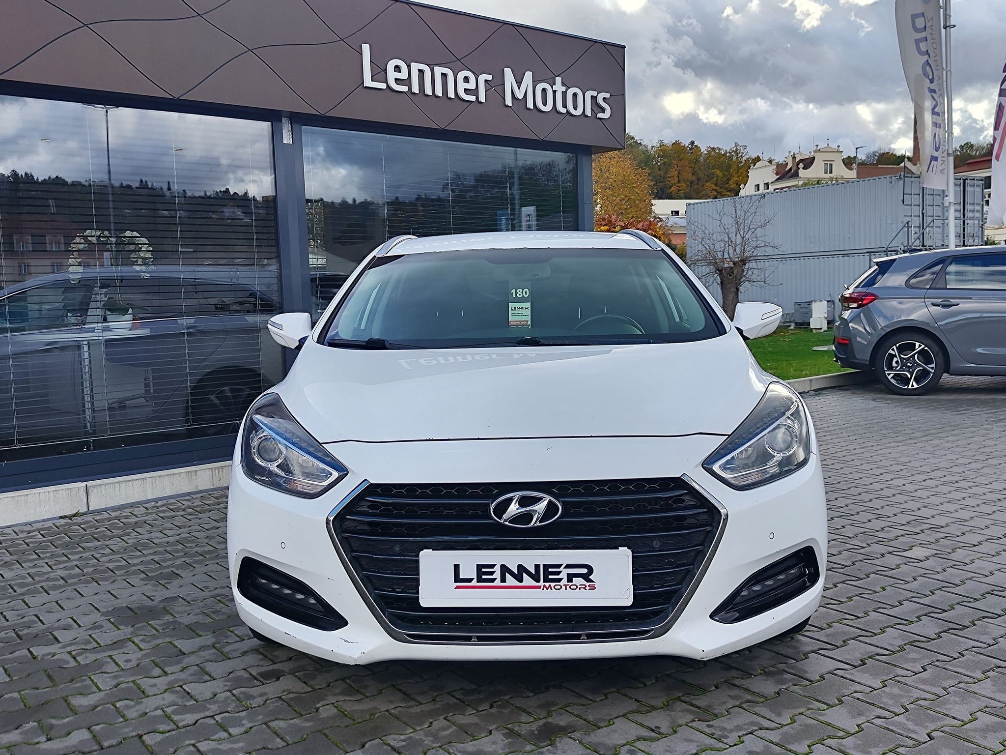 Hyundai i40, 1.7 CRDI/104kW Experience AT - fotka 2