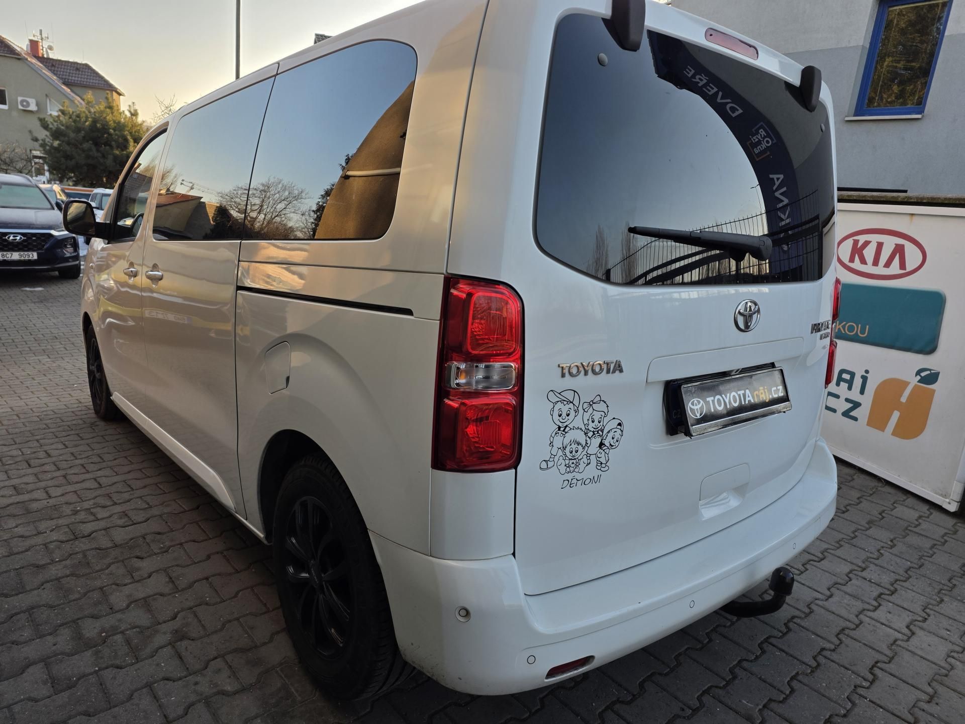 Toyota Proace, 2.0-KAMERA-TAŽNÉ 1,9t-XENONY - fotka 5