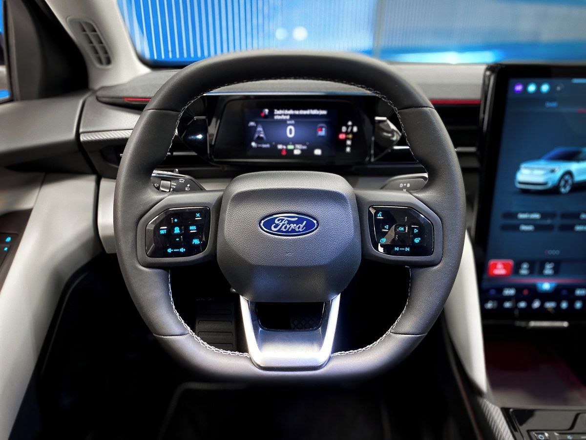 Ford Explorer, 77kWh, Explorer Premium - fotka 6
