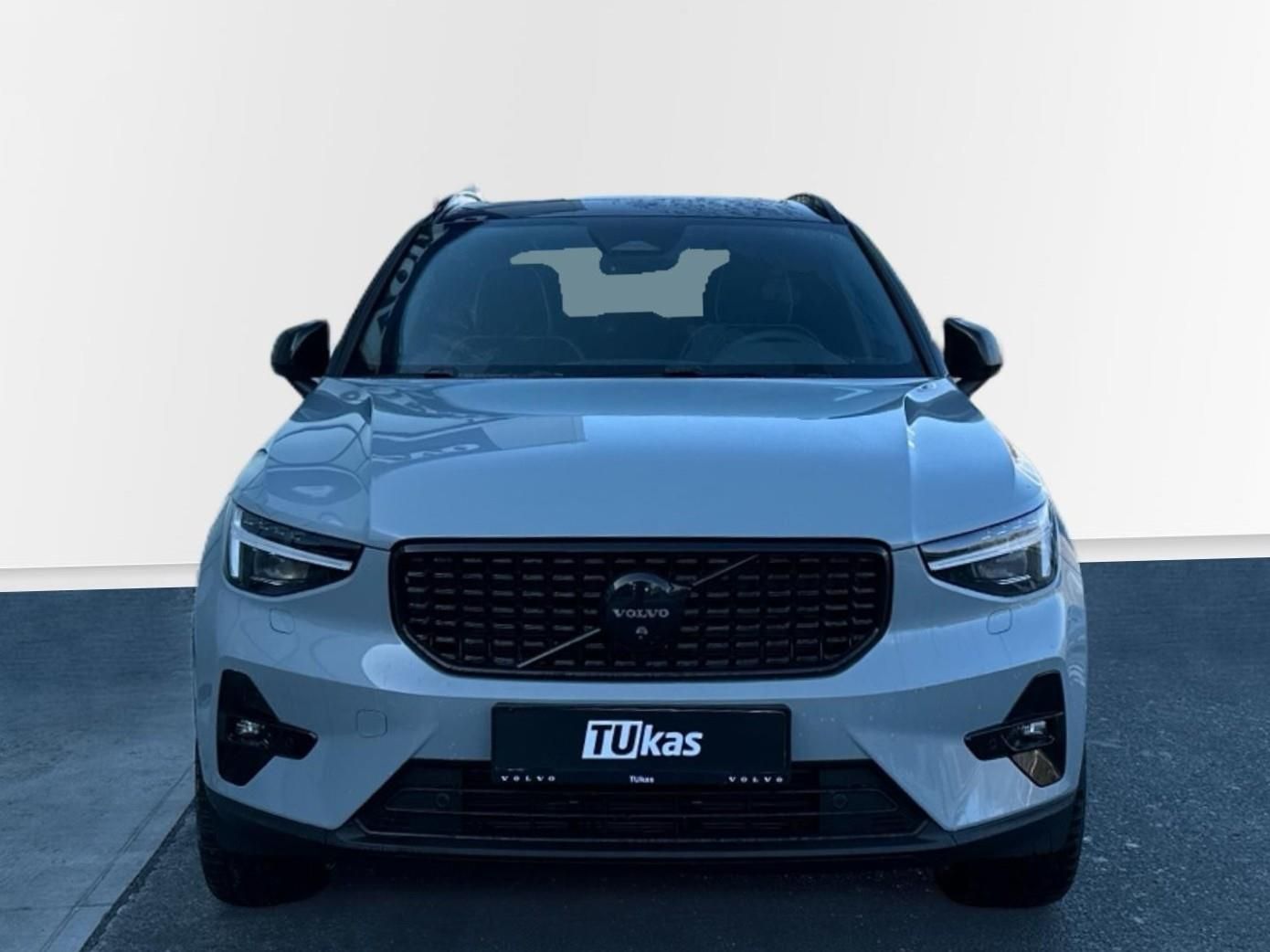 Volvo XC40, 2.0 B3 ULTRA BLACK EDITION - fotka 3