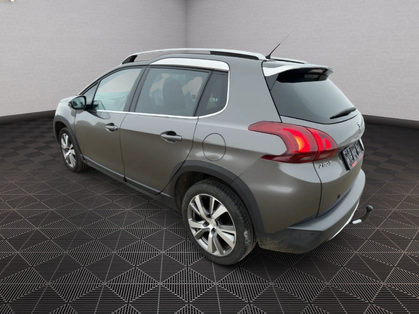 Peugeot 2008, 1.2 96kw Allure - fotka 5