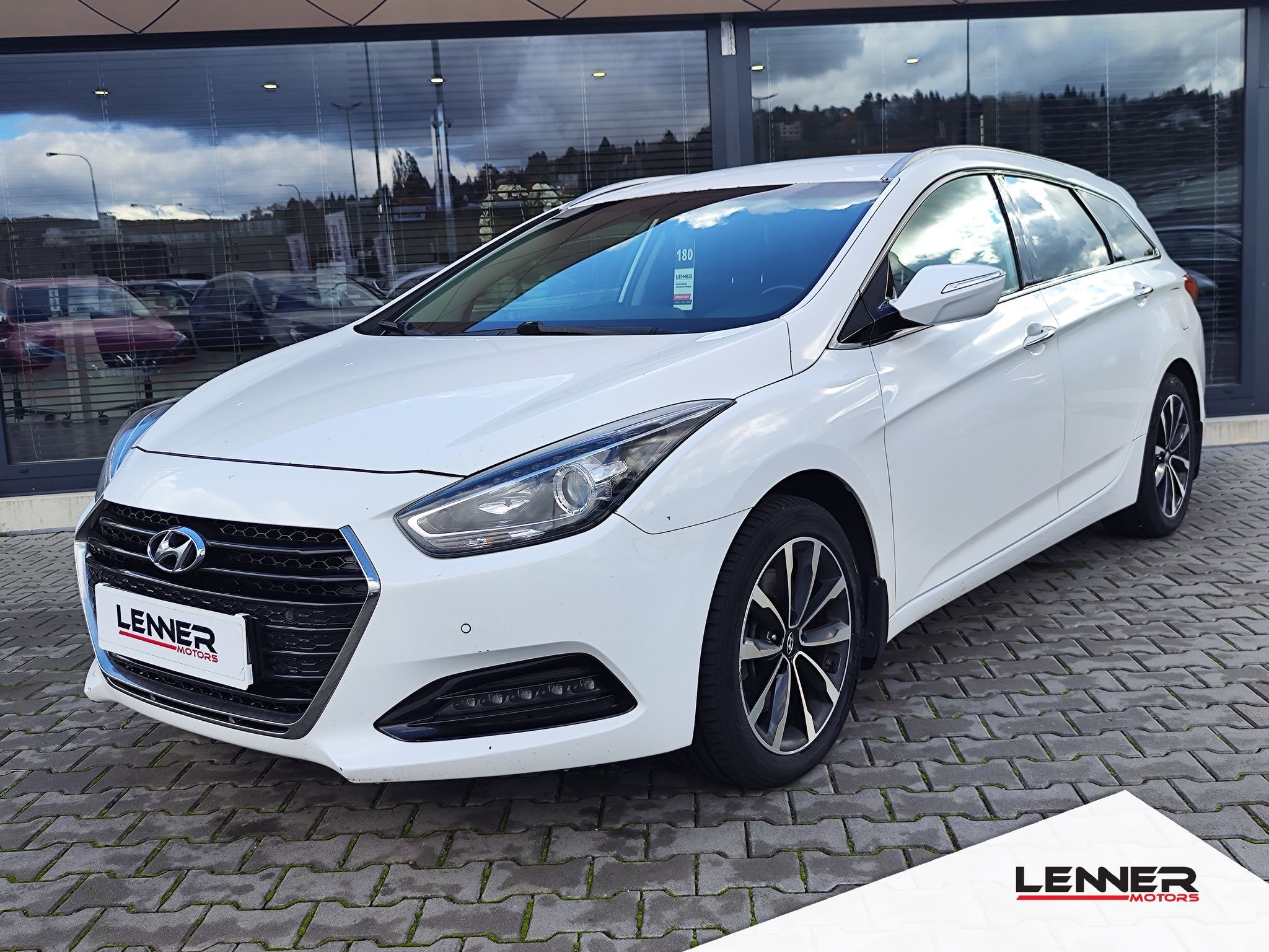 Hyundai i40, 1.7 CRDI/104kW Experience AT