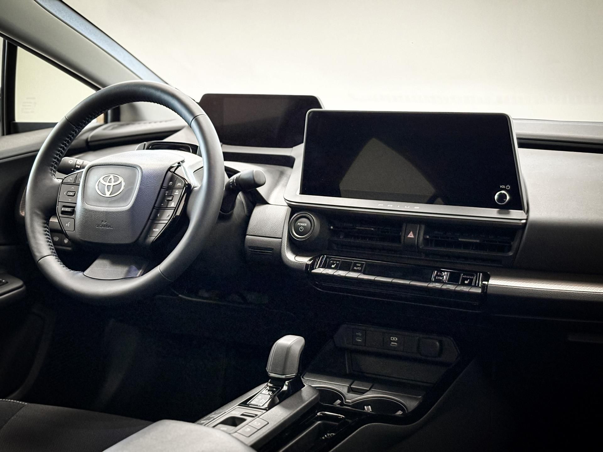 Toyota Prius, 2.0  e-CVT Plug-in Hybrid, Pre - fotka 6