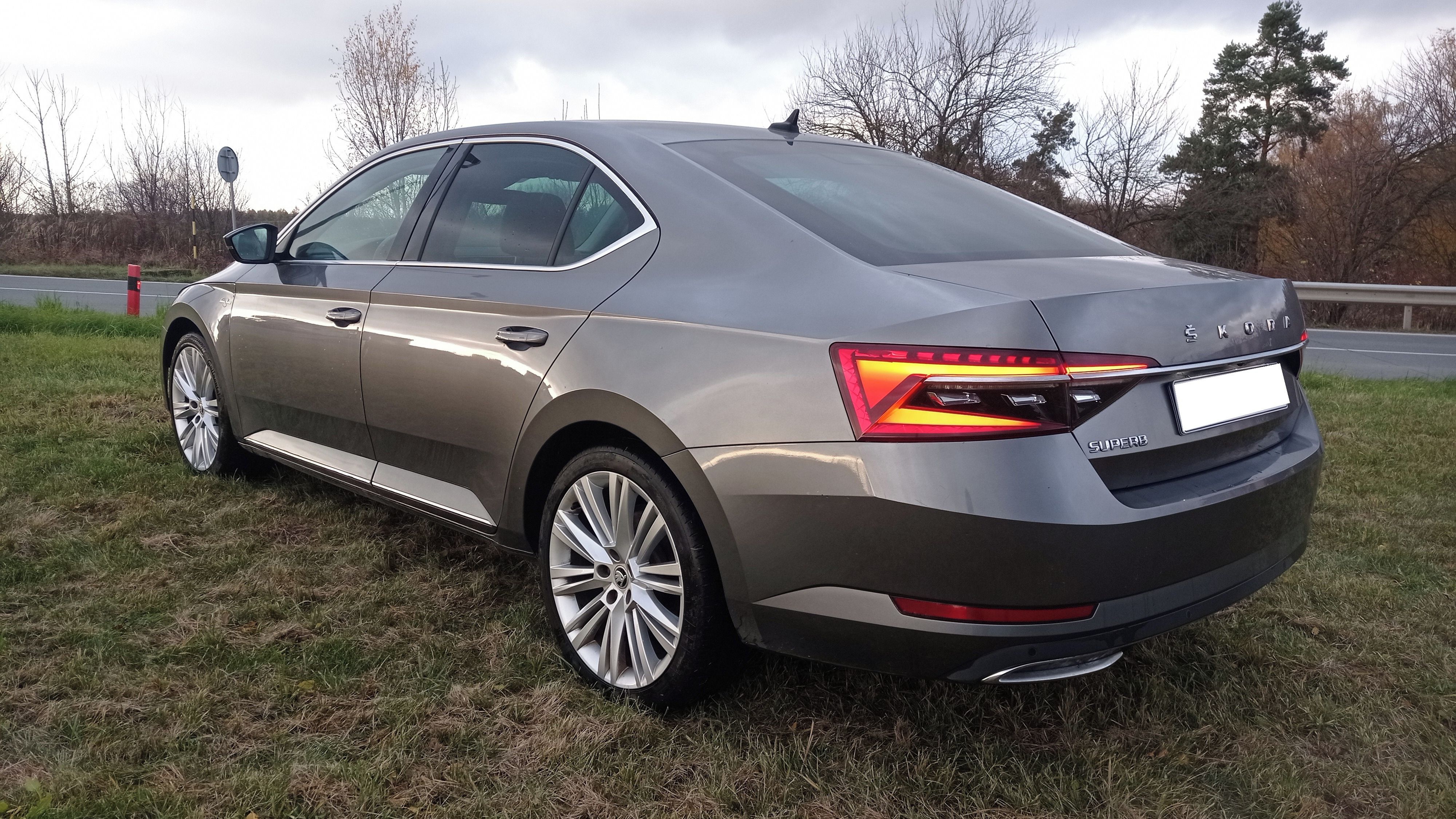 Škoda Superb, 2,0 TDi Laurin & Klement DSG - fotka 5