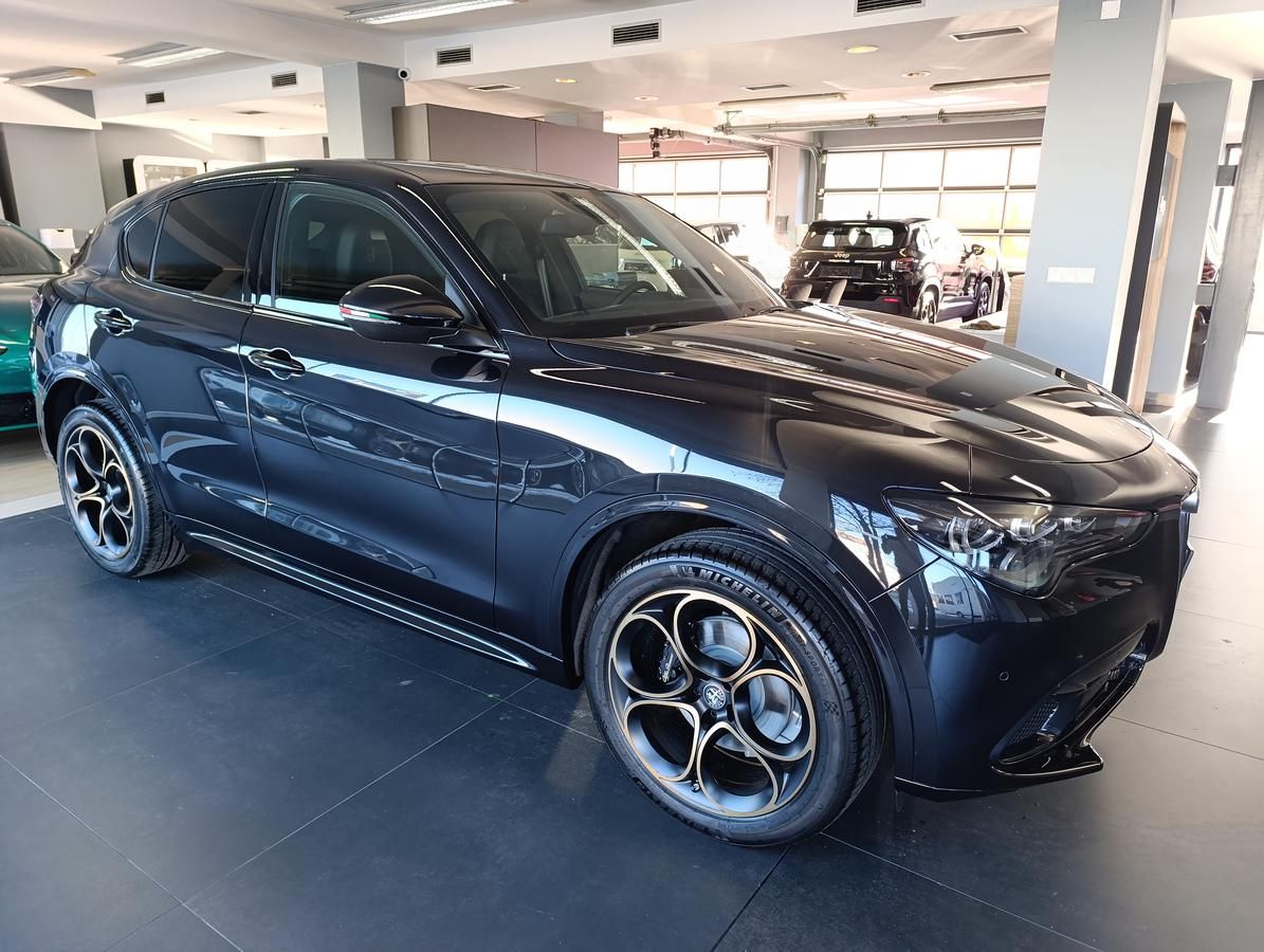 Alfa Romeo Stelvio, Intensa 2,0Turbo 280k AWD - fotka 2