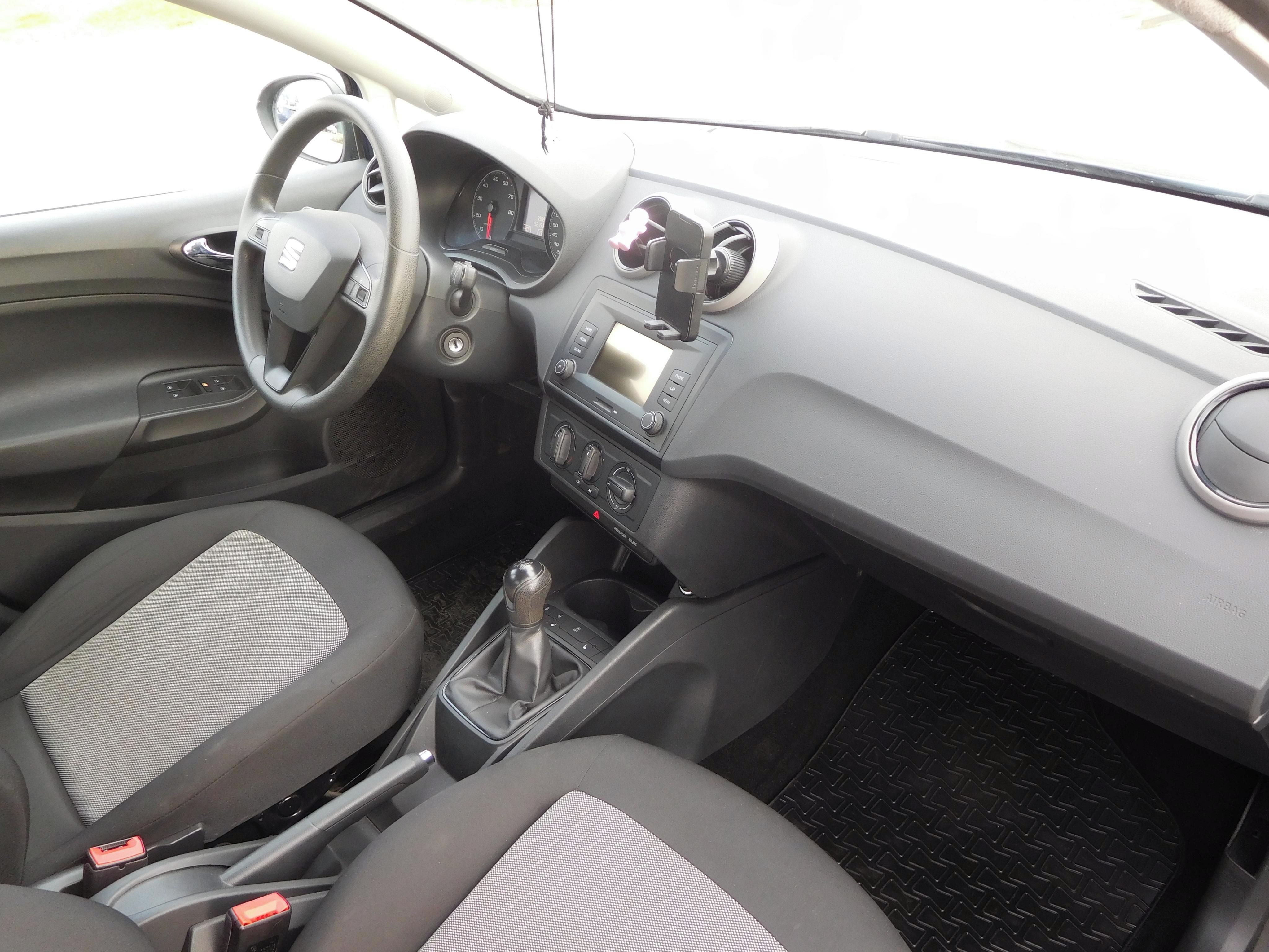 Seat Ibiza, 1.0 MPi Confort, 55 kW, Klima - fotka 6