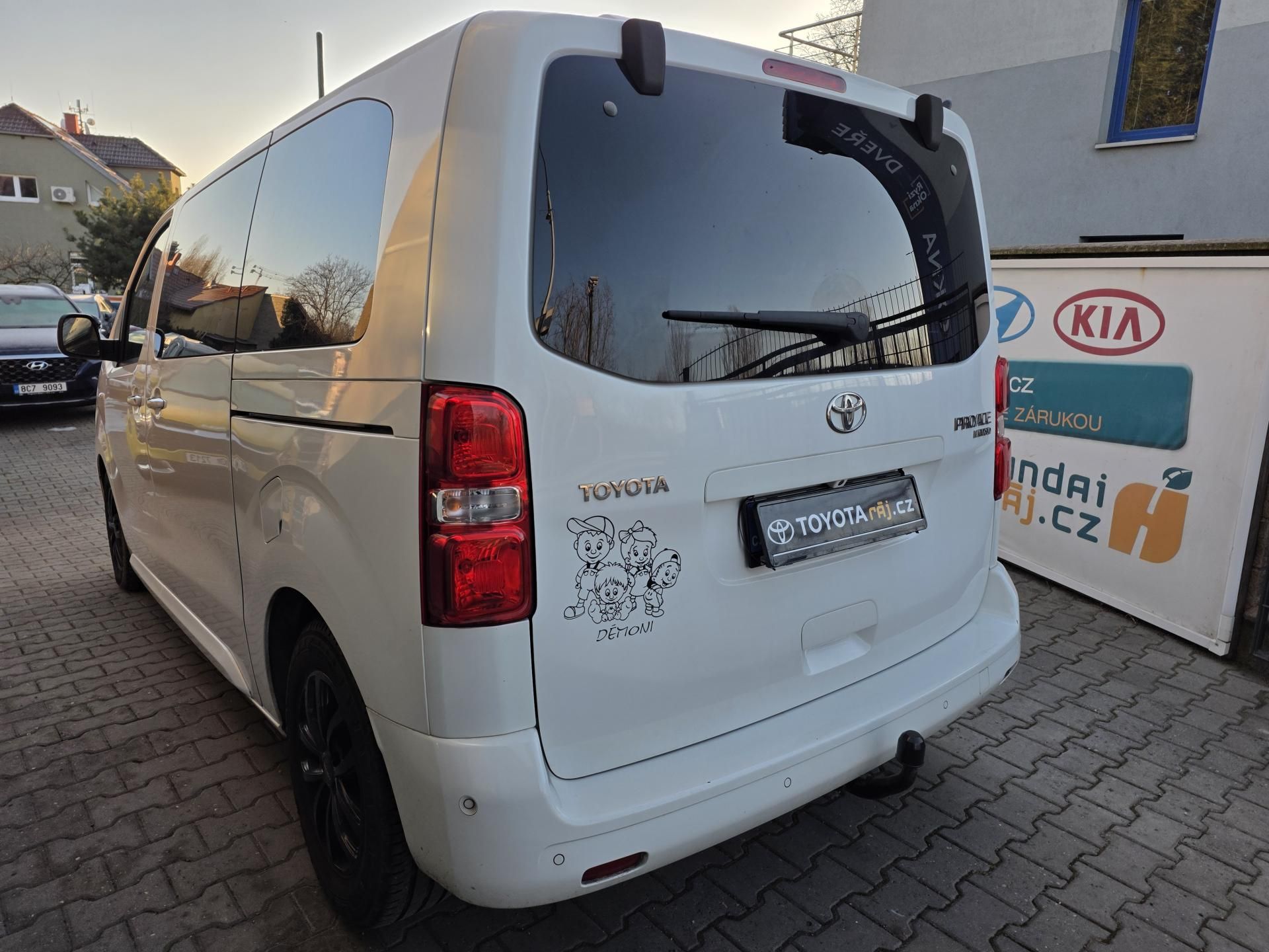 Toyota Proace, 2.0-KAMERA-TAŽNÉ 1,9t-XENONY - fotka 6