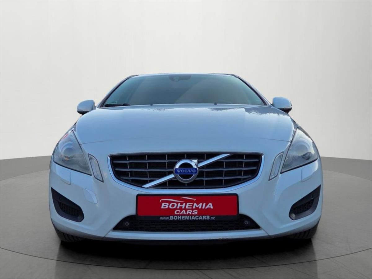 Volvo V60, 2,0 120 KW D5 Automat tažné - fotka 2