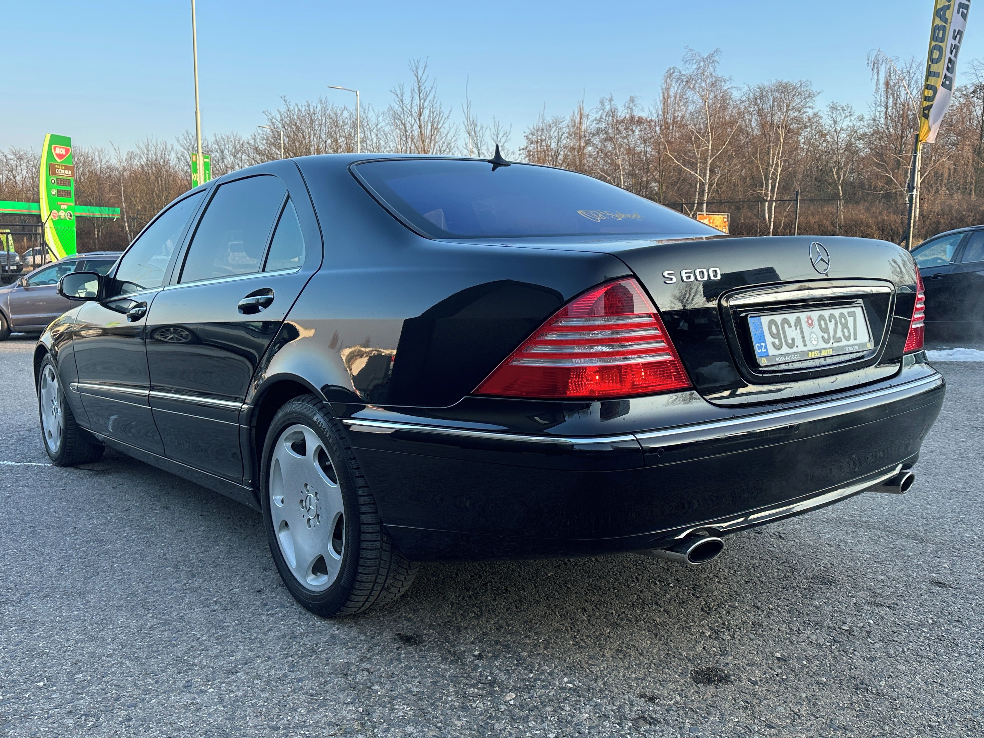 Mercedes-Benz Třídy S, Mercedes-Benz S 600 2003 - fotka 4