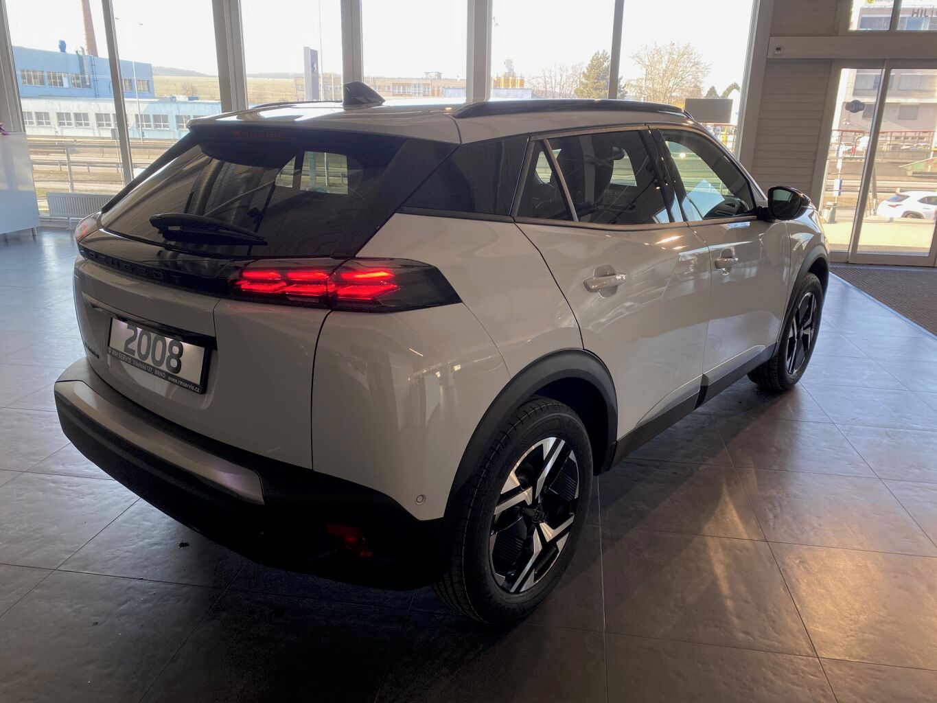 Peugeot 2008, ALLURE Elektromotor 115 kW (Ba - fotka 4