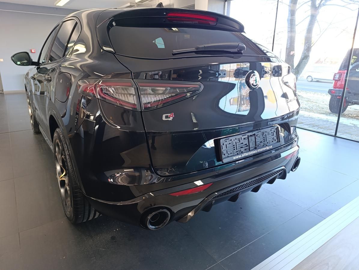 Alfa Romeo Stelvio, Intensa 2,0Turbo 280k AWD - fotka 5