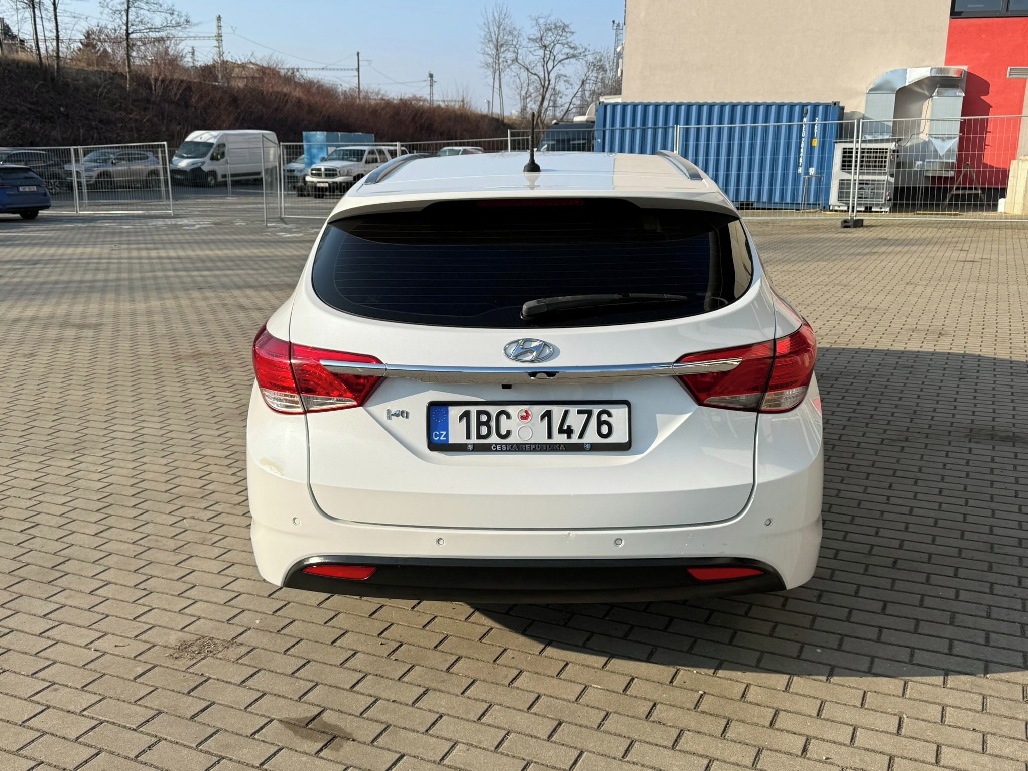 Hyundai i40, 1.7CRDi, 100kw L+Z Pneu - fotka 4
