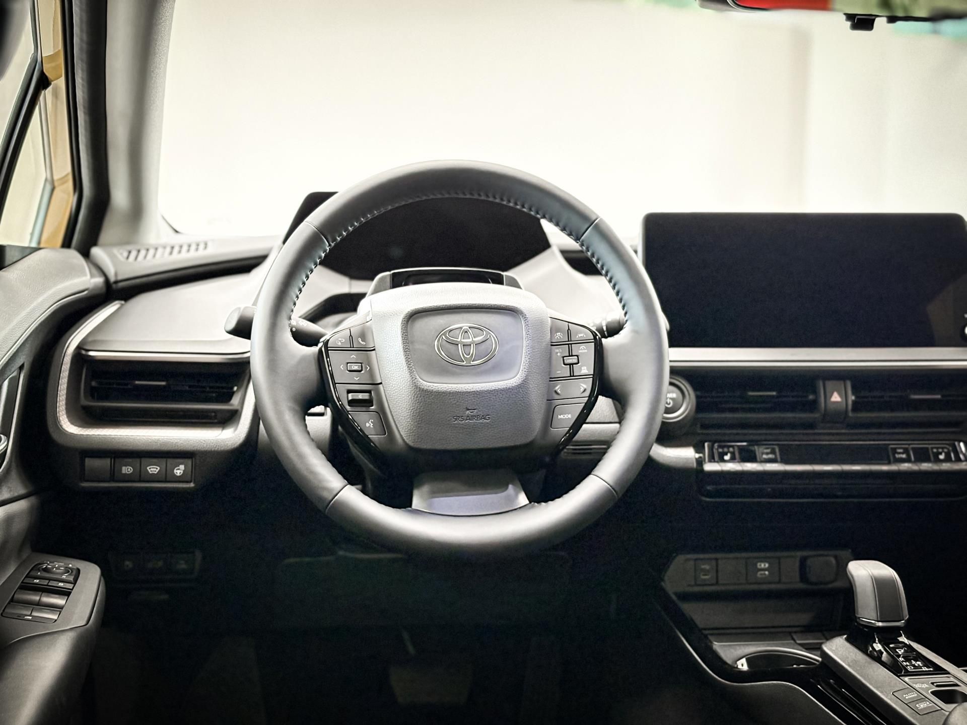 Toyota Prius, 2.0  e-CVT Plug-in Hybrid, Pre - fotka 4