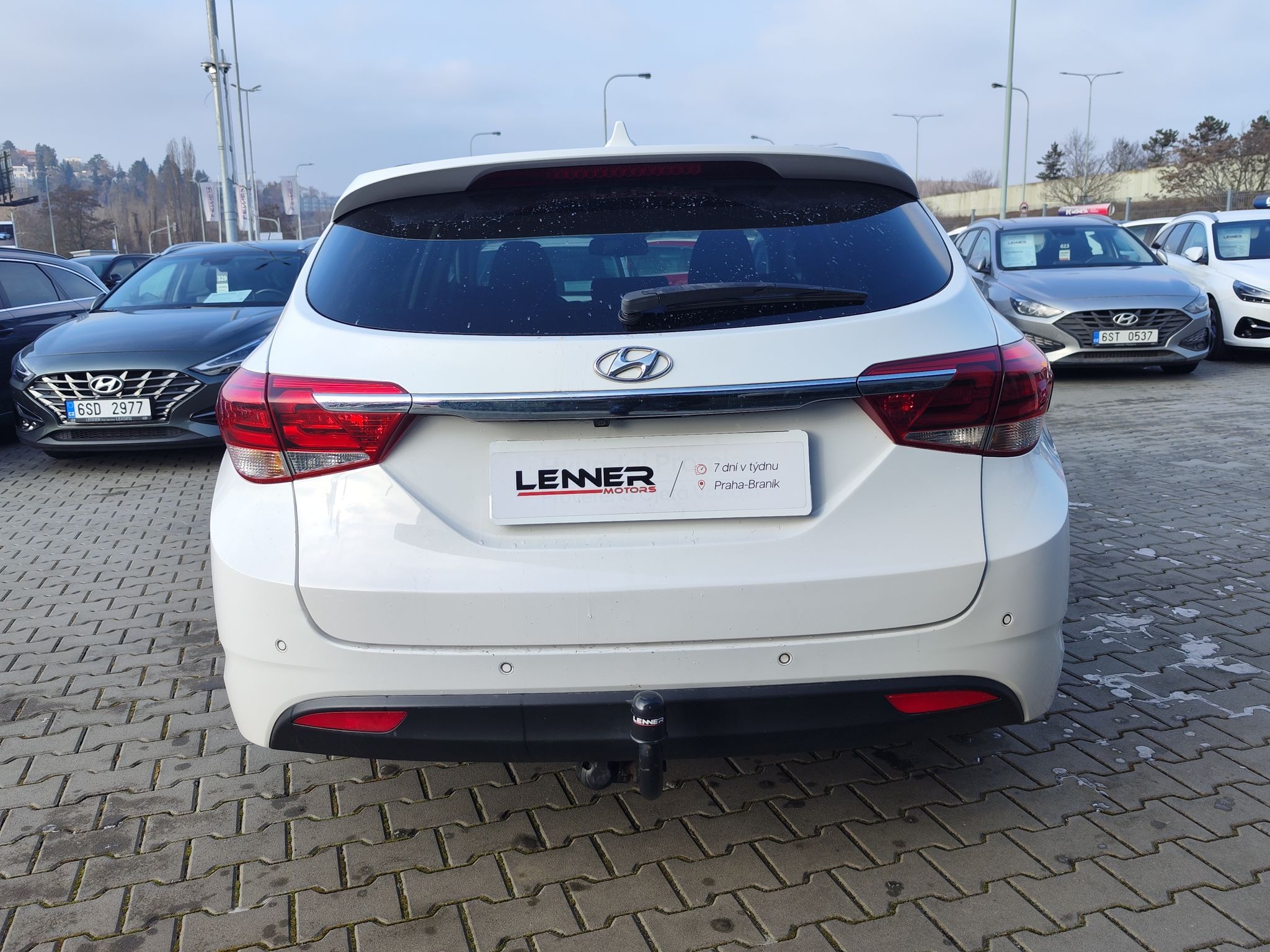 Hyundai i40, 1.7 CRDI/104kW Experience AT - fotka 6