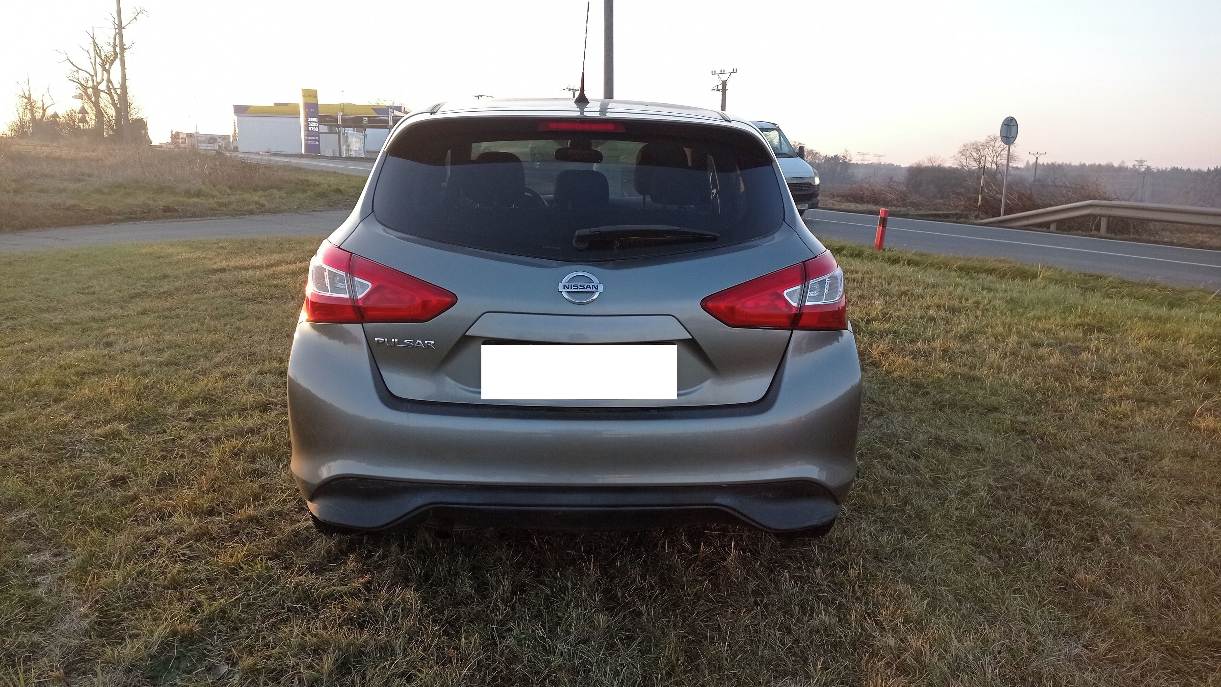 Nissan Pulsar, 1,2 Navigace,Manuál - fotka 6