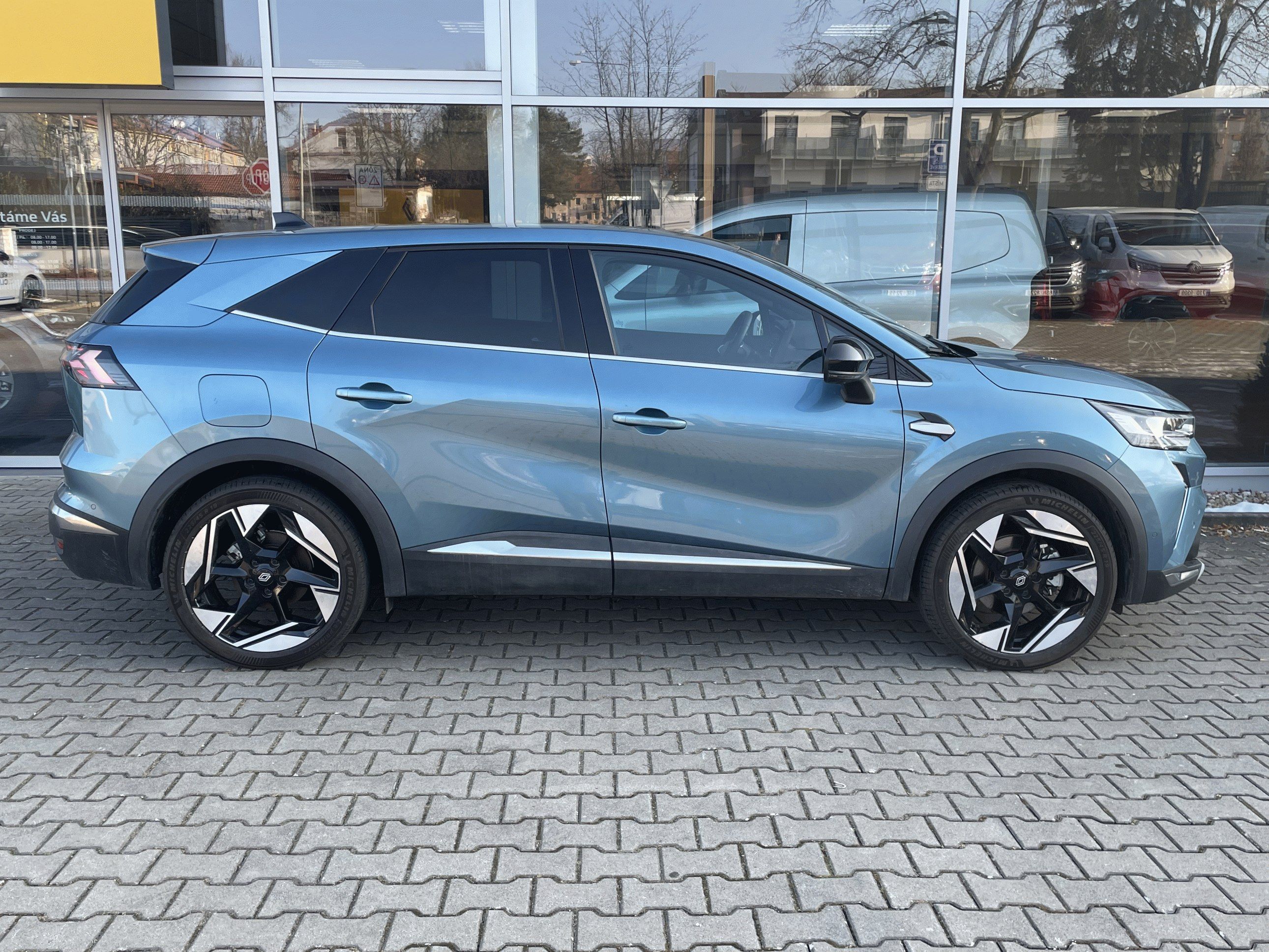 Renault Symbioz, E-Tech full hybrid 145 Iconic - fotka 3