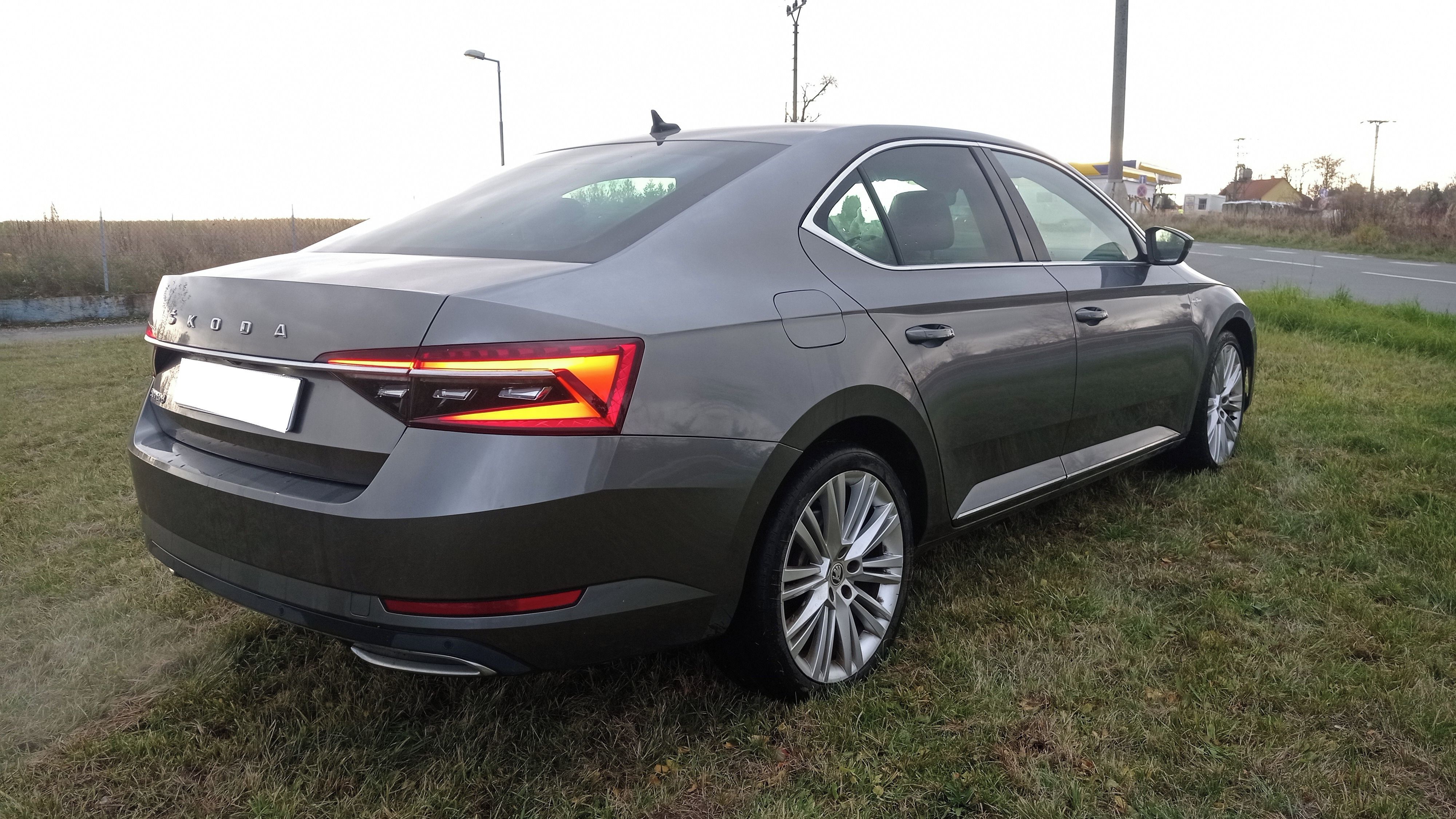 Škoda Superb, 2,0 TDi Laurin & Klement DSG - fotka 6