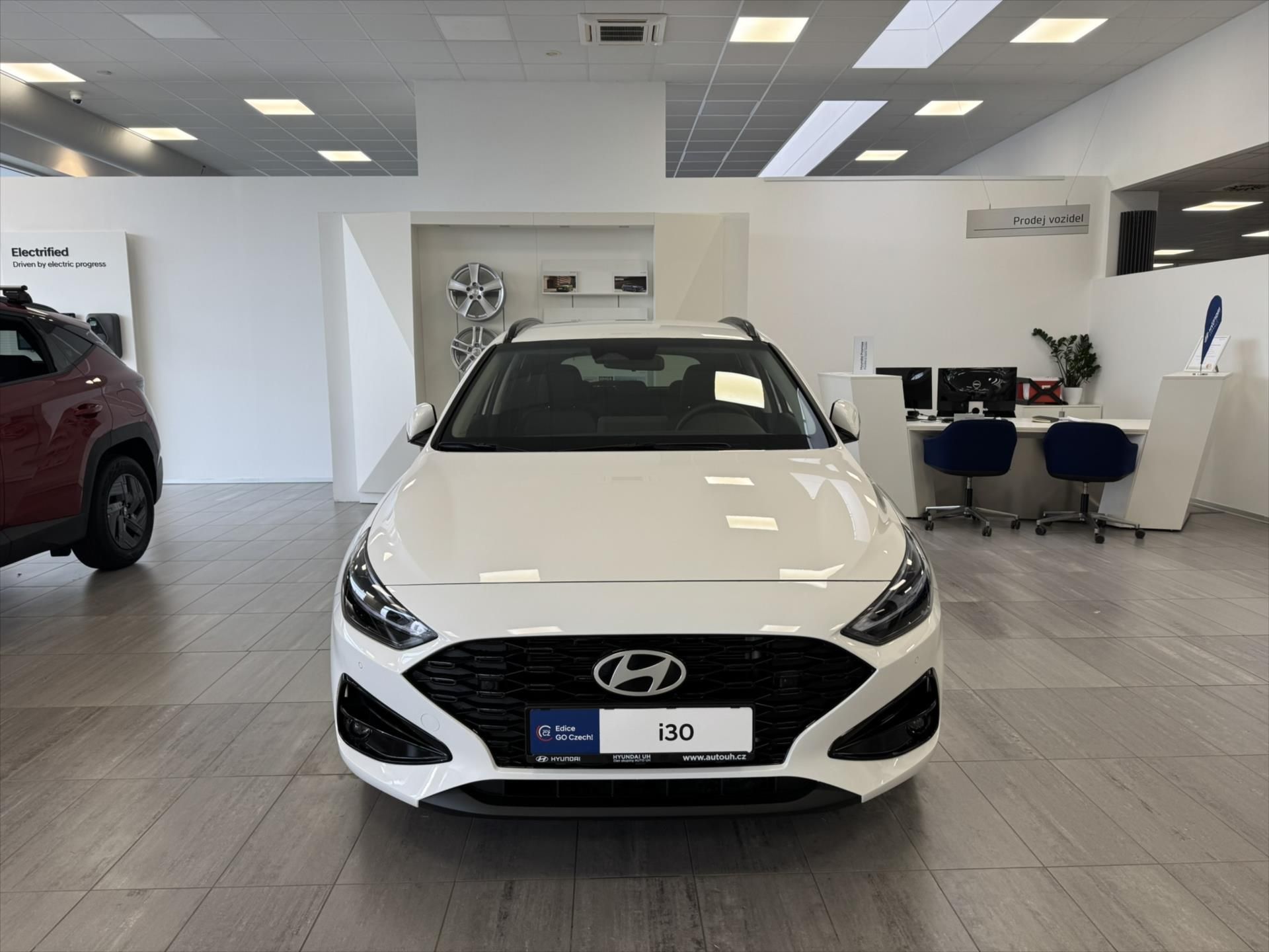 Hyundai i30, 1,6 T-GDI DCT GO CZECH - fotka 2