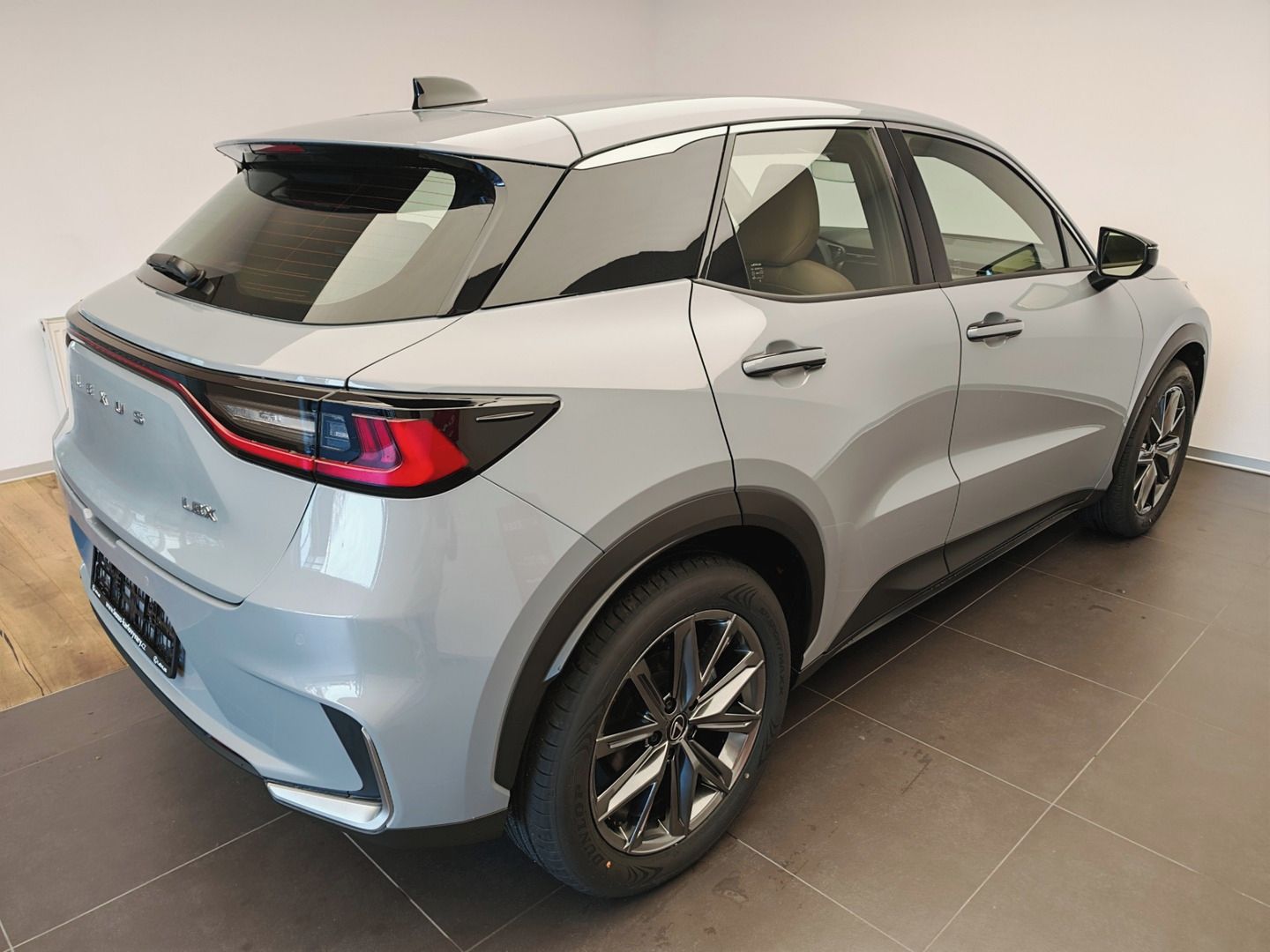 Lexus LBX, ELEGANT TECH - fotka 4