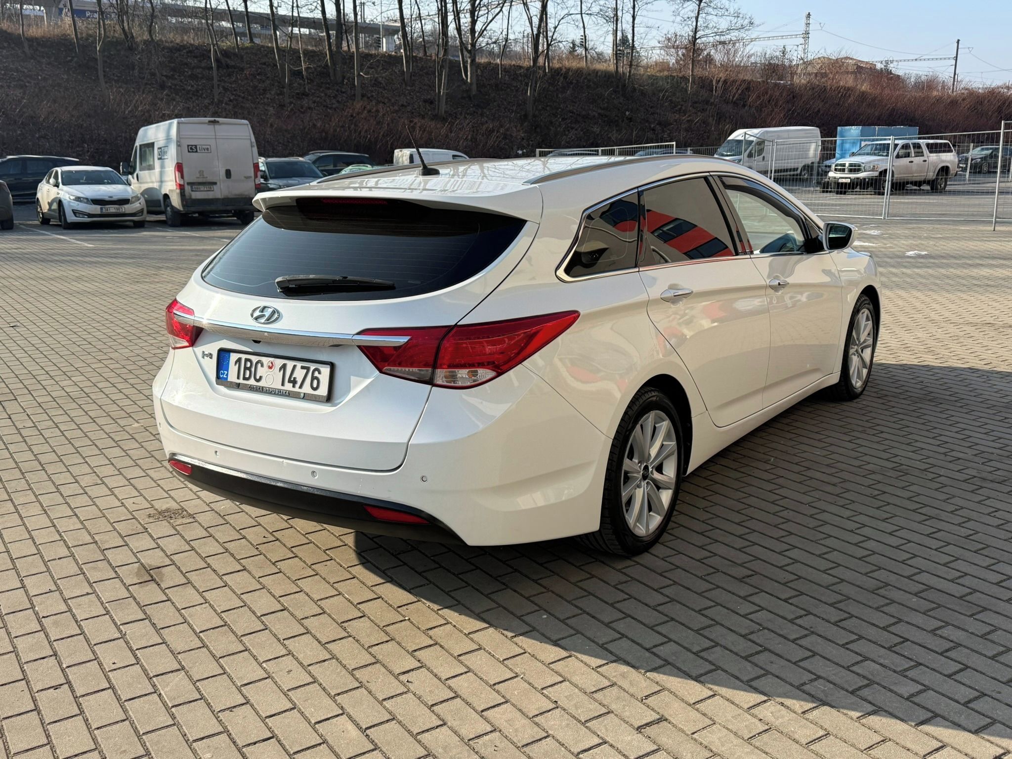 Hyundai i40, 1.7CRDi, 100kw L+Z Pneu - fotka 5