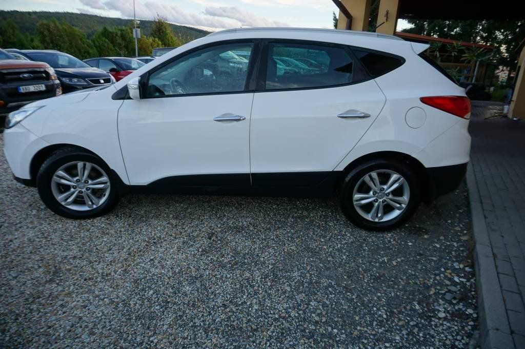 Hyundai ix35, IX 35 2,0 4WD - fotka 6