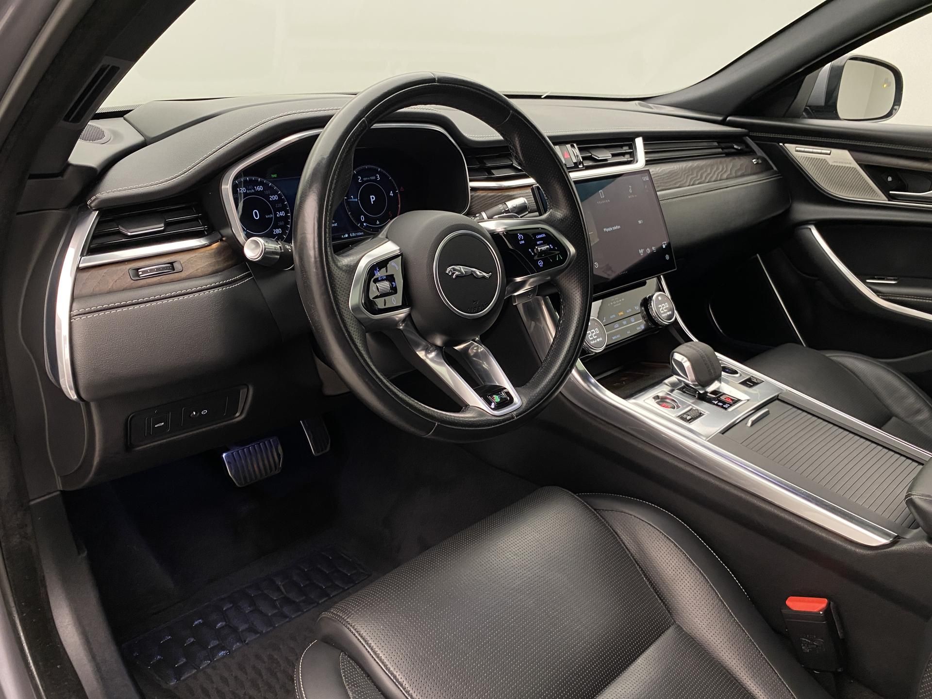 Jaguar XF, D200 R-DYNAMIC SE AWD AUT - fotka 4