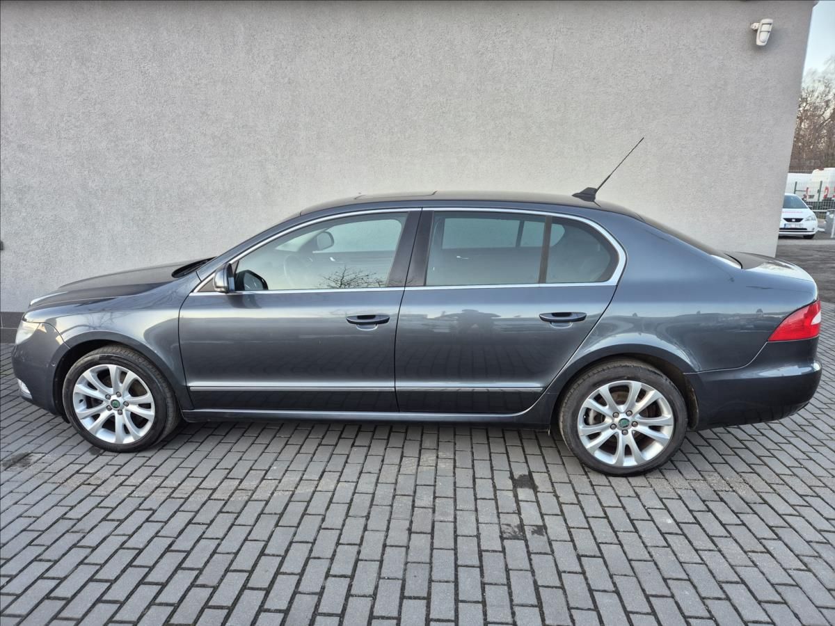 Škoda Superb, 2,0 TDI 125KW DSG Kůže Xenon - fotka 3