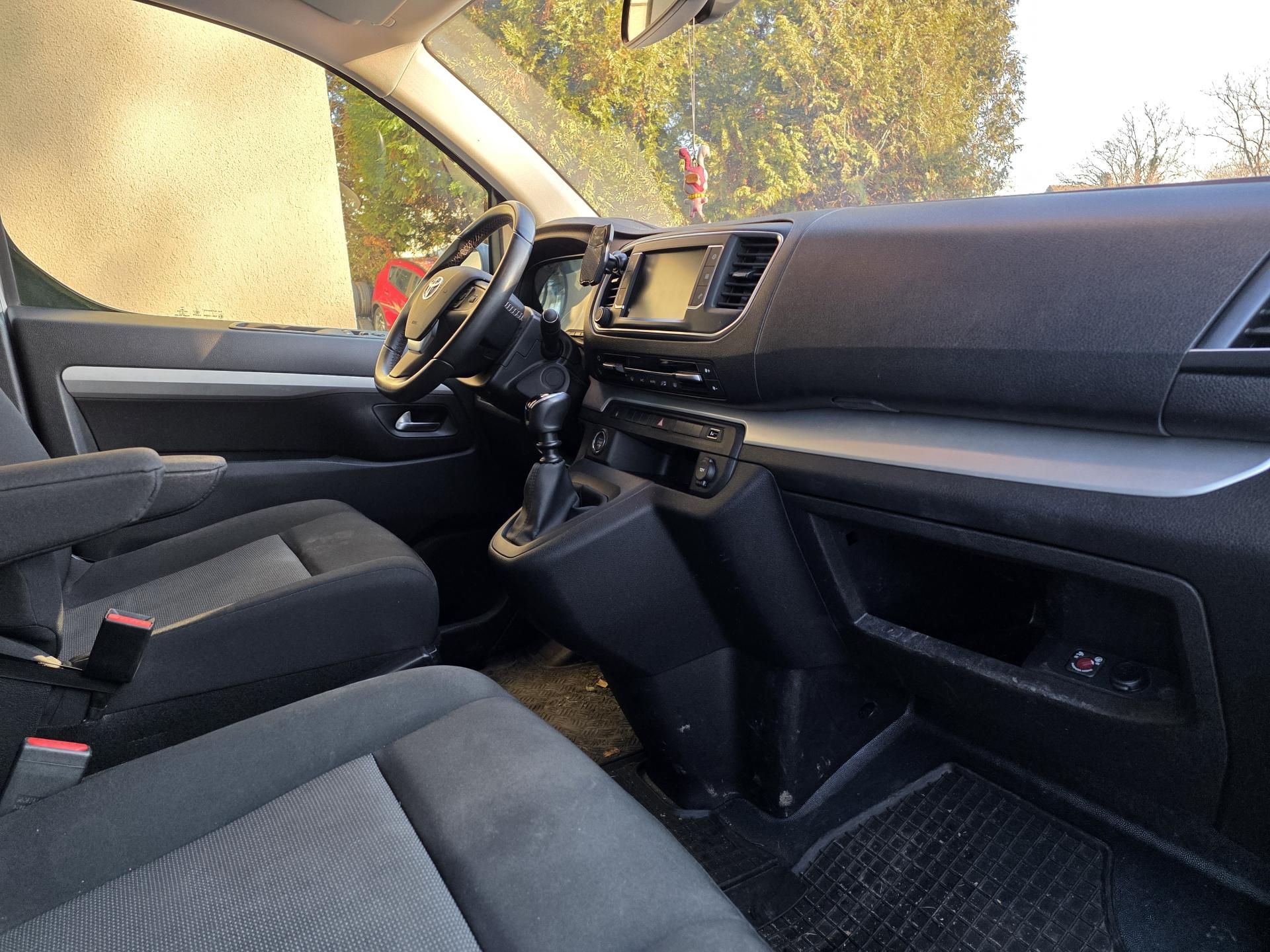 Toyota Proace, 2.0-KAMERA-TAŽNÉ 1,9t-XENONY - fotka 2