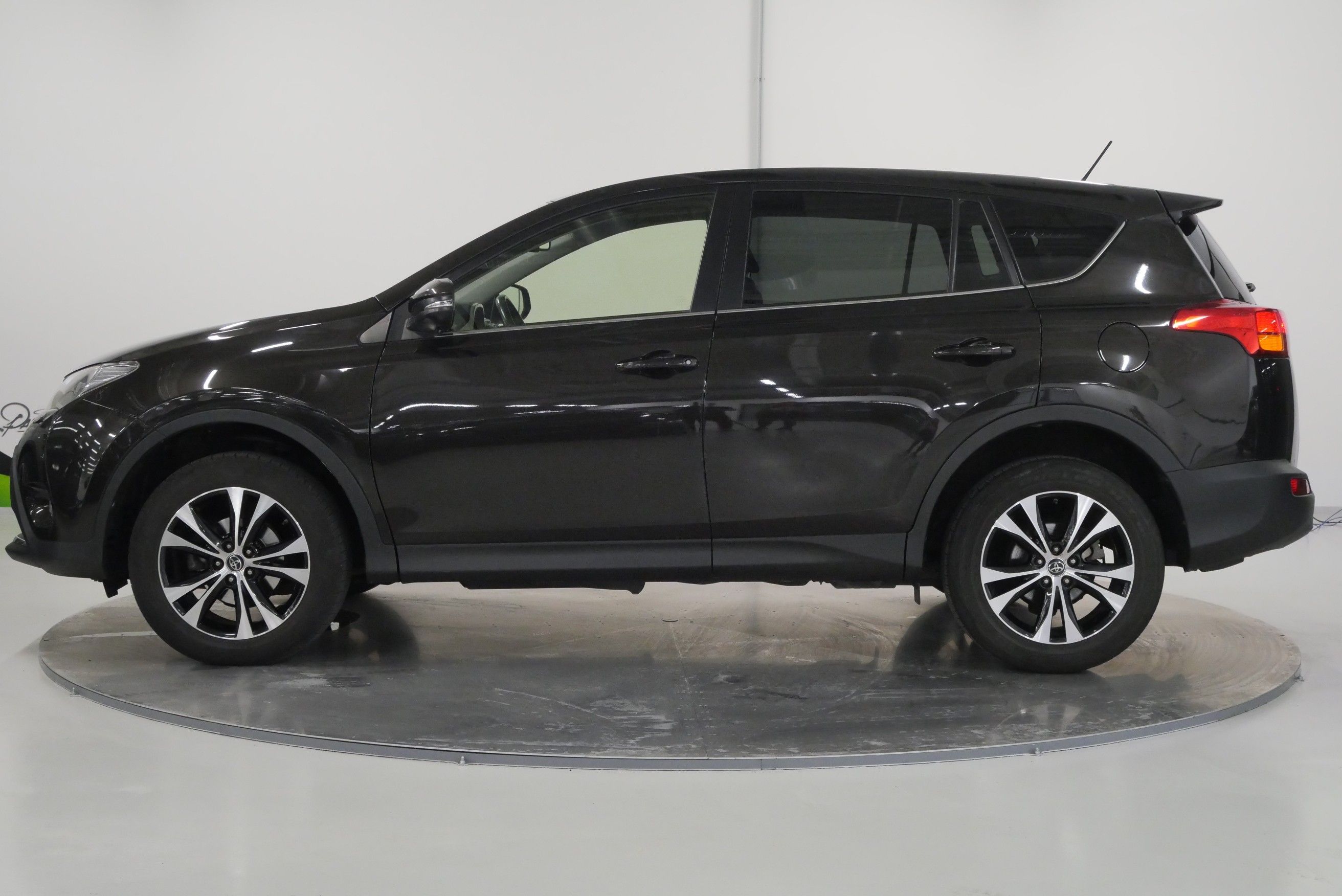 Toyota Rav4, 2.2 D-4D 110 kW AWD Active - fotka 3