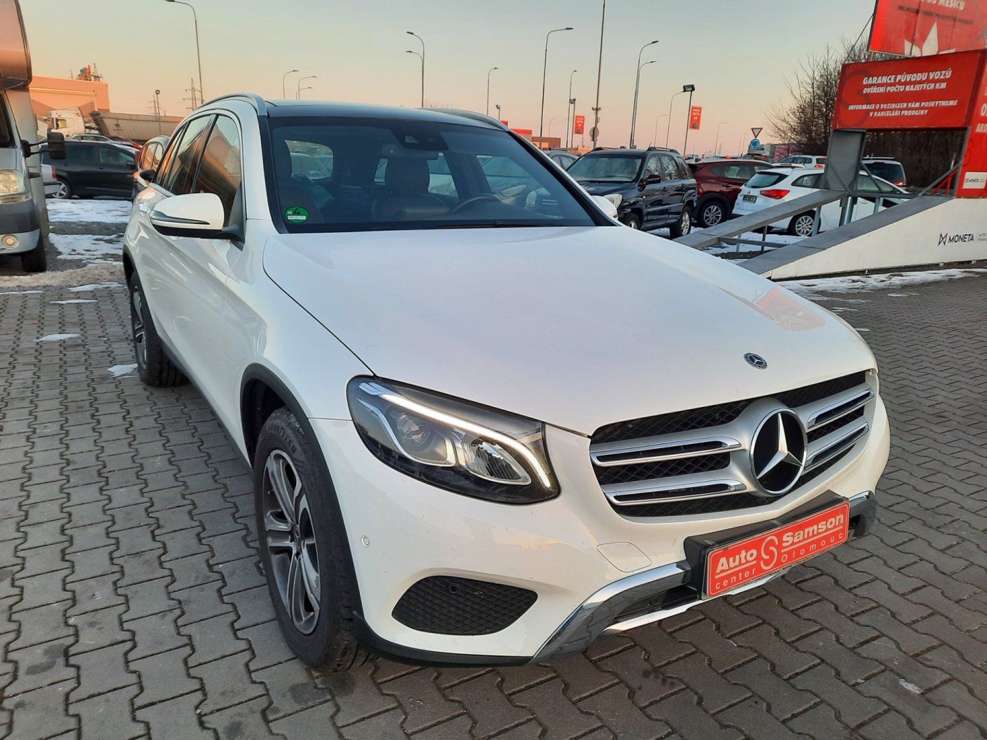 Mercedes-Benz GLC, 220 D *125kW* 4MATIC*PANO*TAŽ* - fotka 3