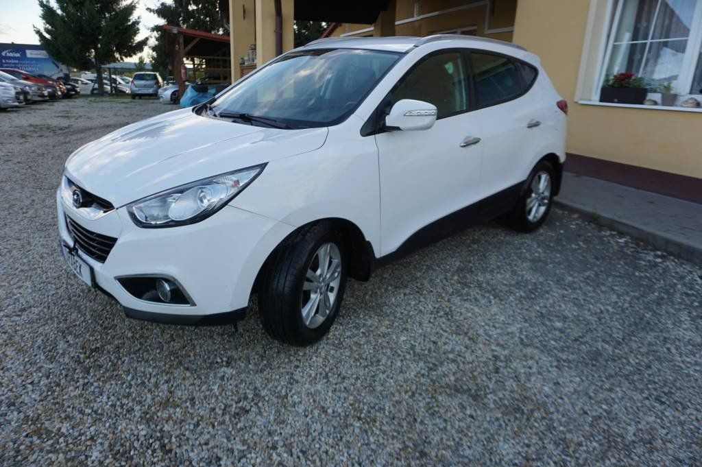 Hyundai ix35, IX 35 2,0 4WD - fotka 4