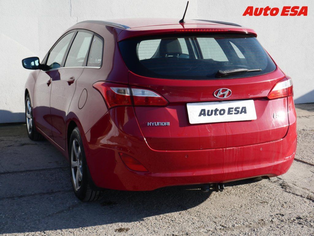 Hyundai i30, 1.6 CRDi,1.maj,ČR,AC,TZ - fotka 4