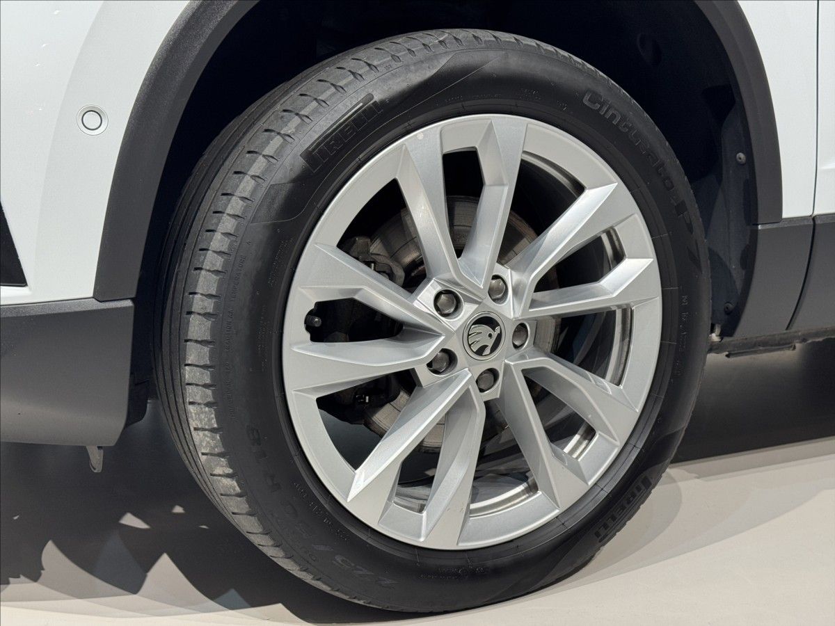 Škoda Karoq, 2,0 TDi  DSG 4x4 Style Virtual - fotka 6