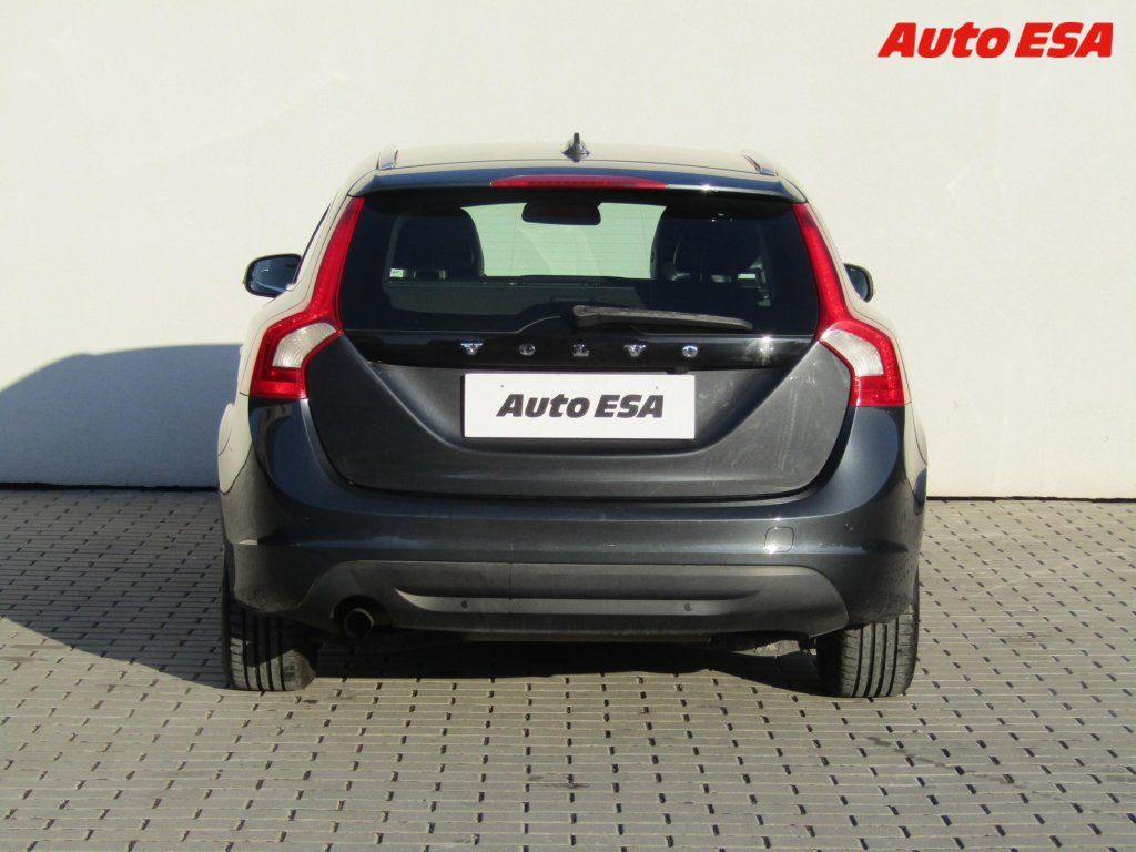 Volvo V60, 2.0 D,Summum,AT - fotka 5