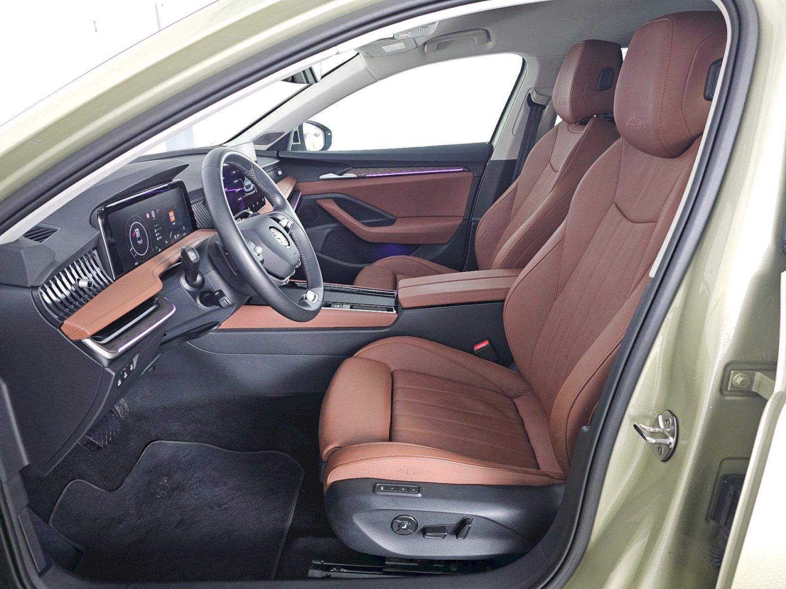 Škoda Superb, 2.0TSi 195kW 4x4 DSG Laurin a - fotka 6