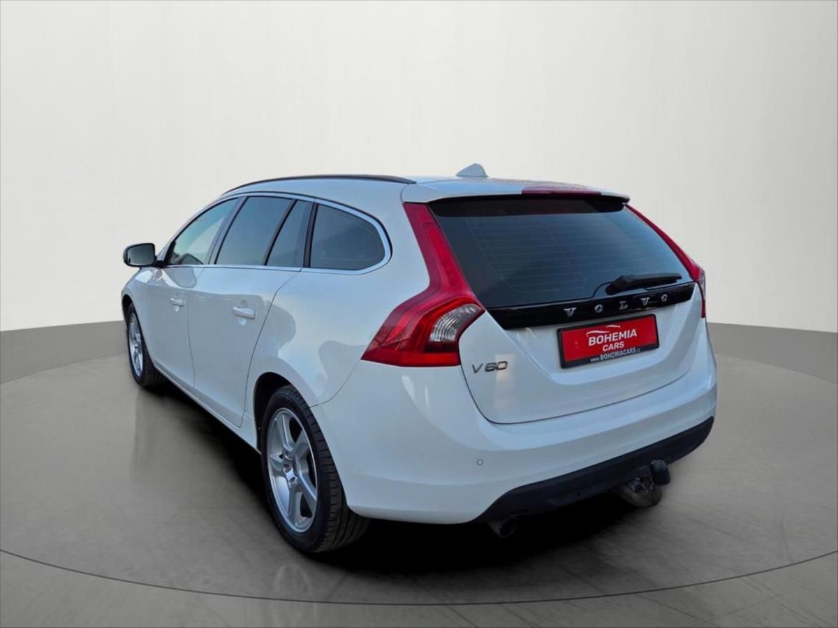 Volvo V60, 2,0 120 KW D5 Automat tažné - fotka 6