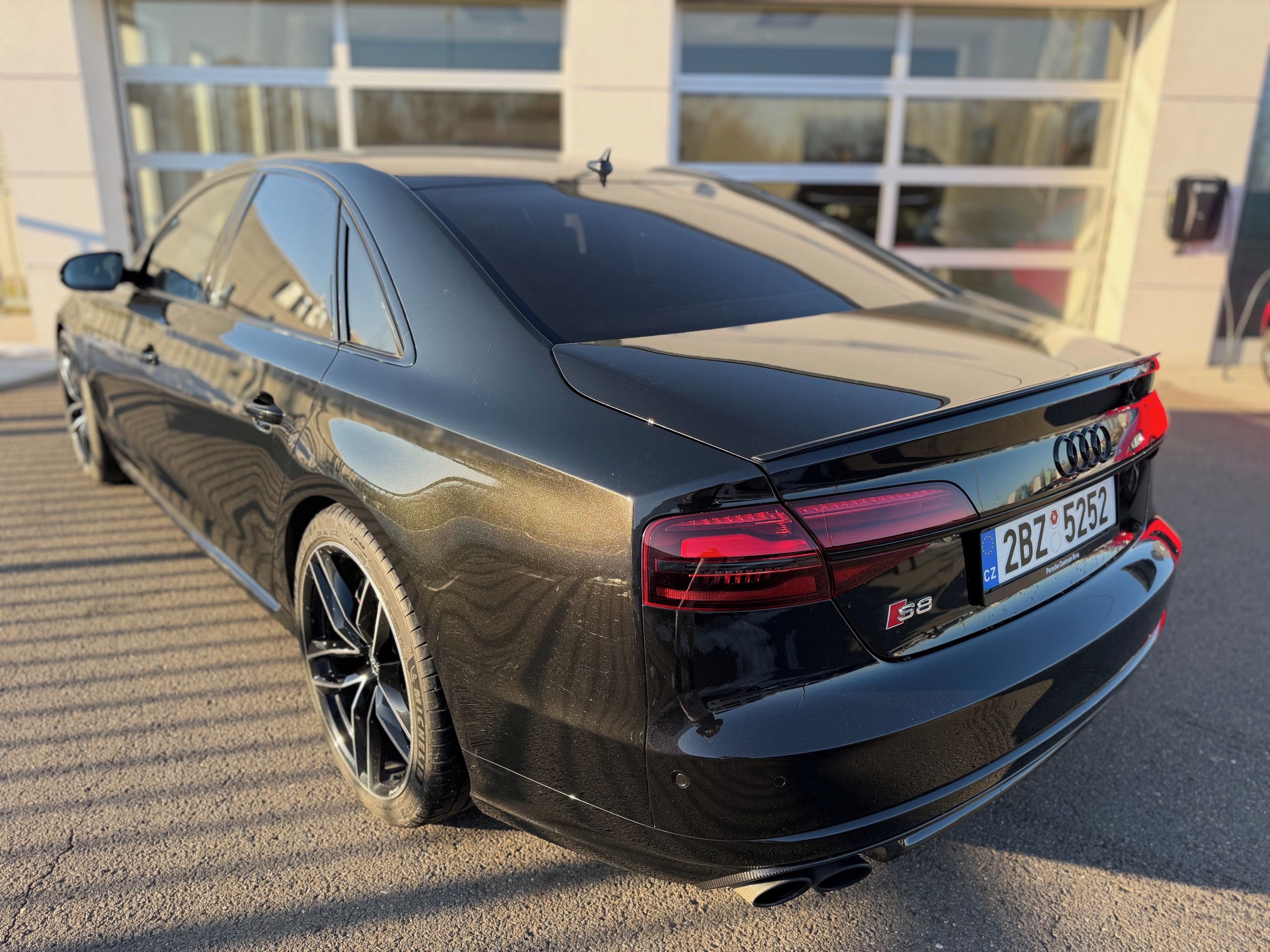 Audi S8, + 605PS max výbava po servisu - fotka 3
