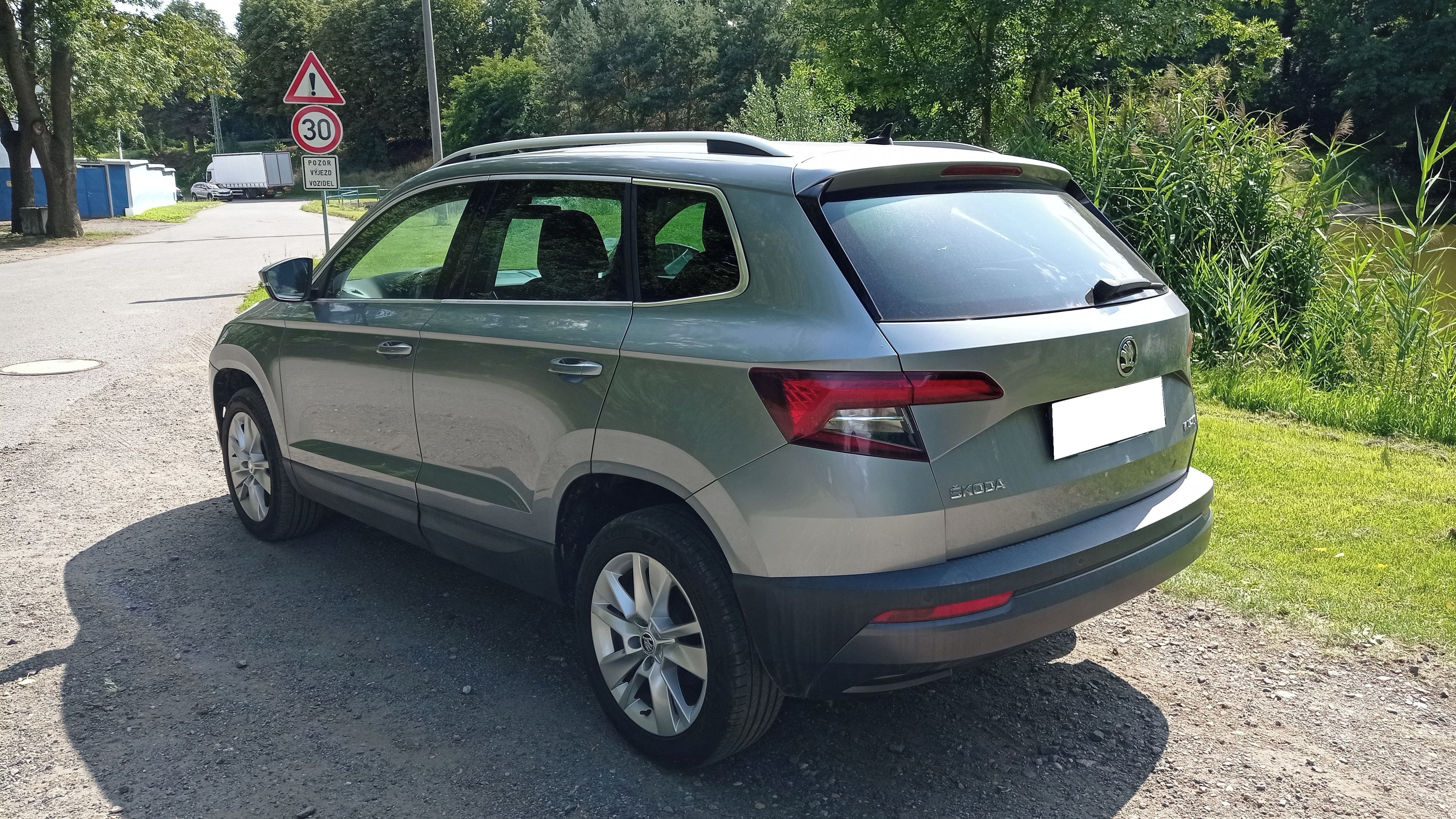 Škoda Karoq, 1,6 TDi 85KW Automat - fotka 5