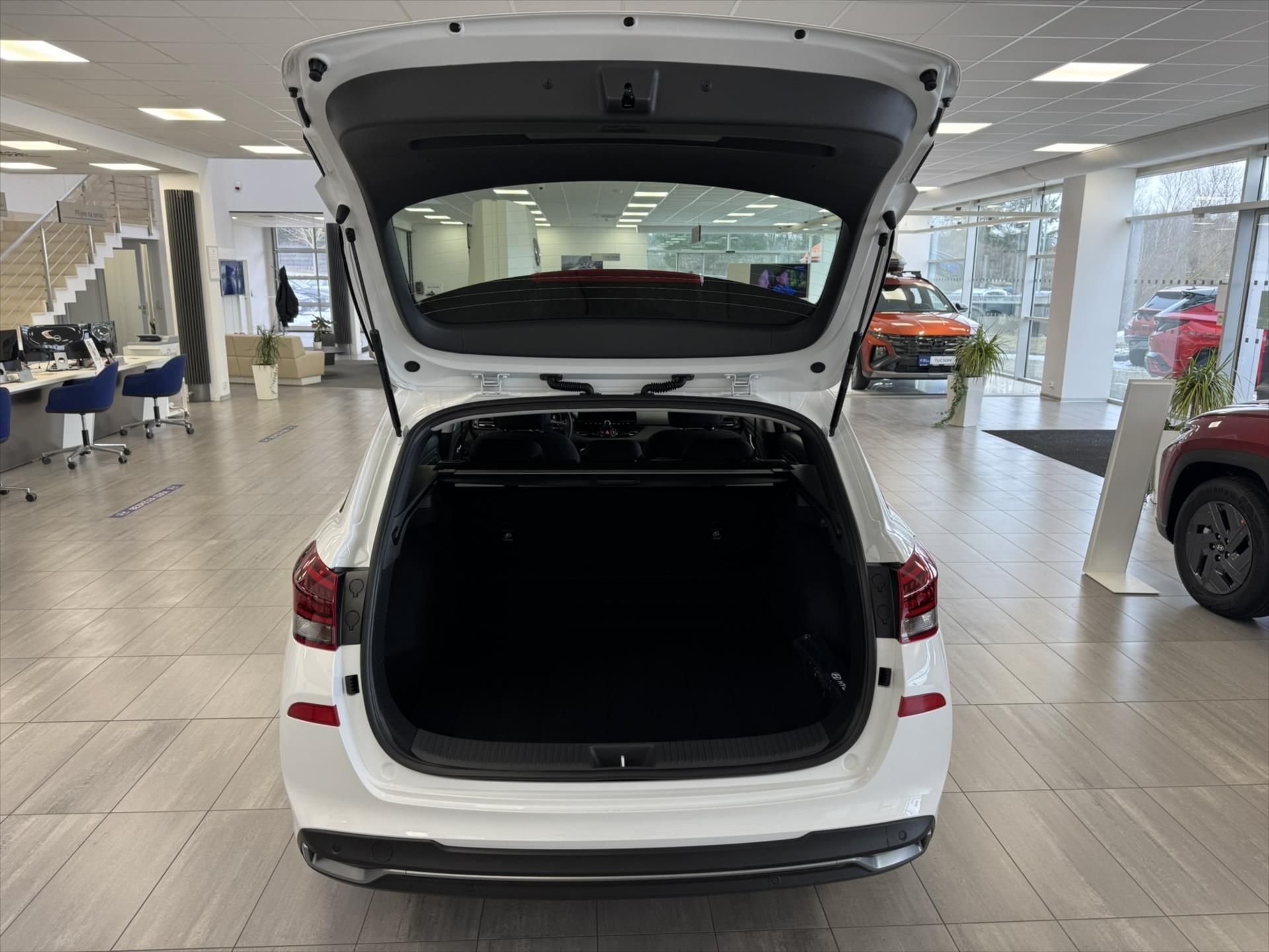 Hyundai i30, 1,6 T-GDI DCT GO CZECH - fotka 6