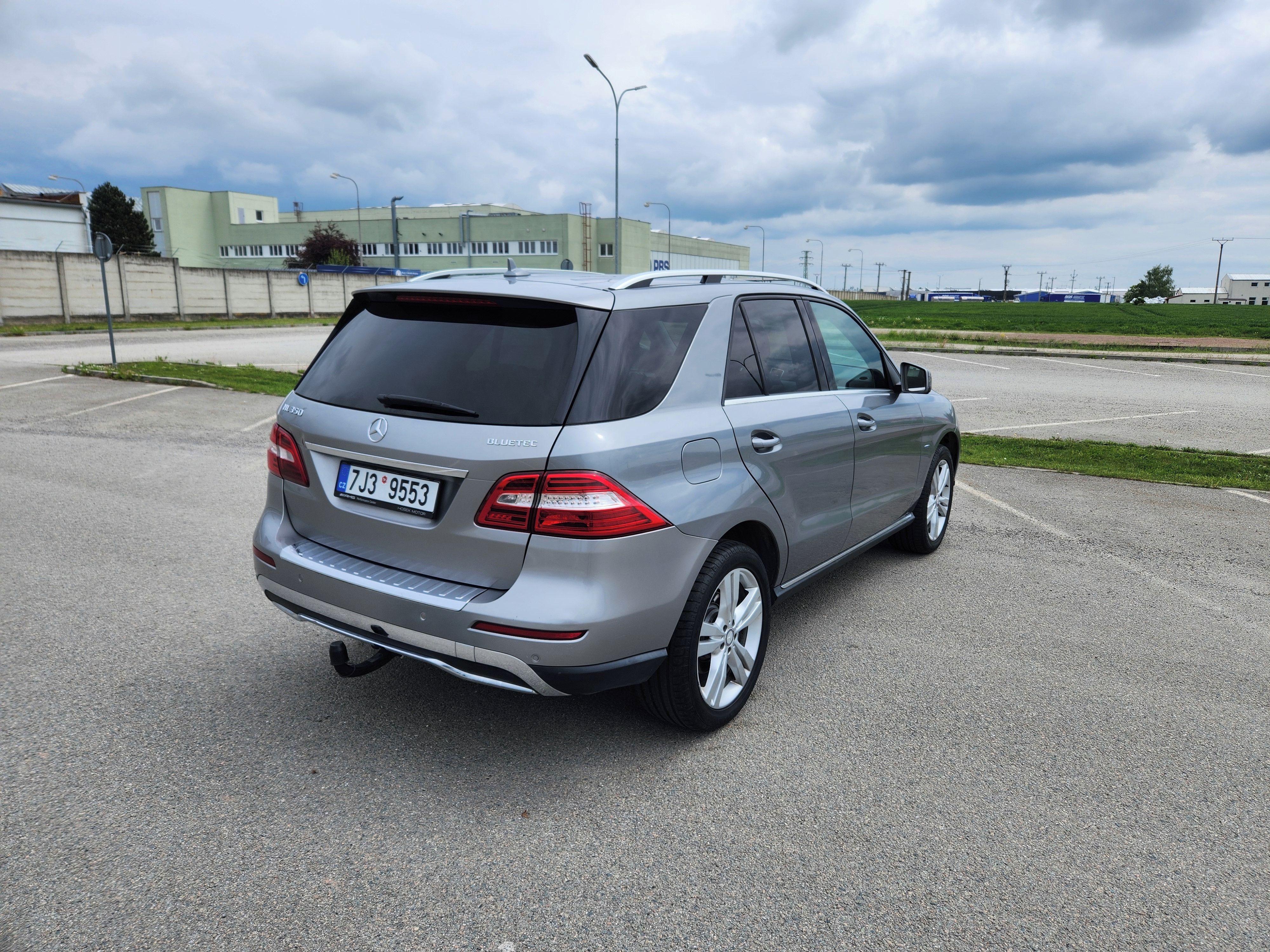 Mercedes-Benz ML, 350 190kW 4x4 Tažné 3500kg - fotka 3