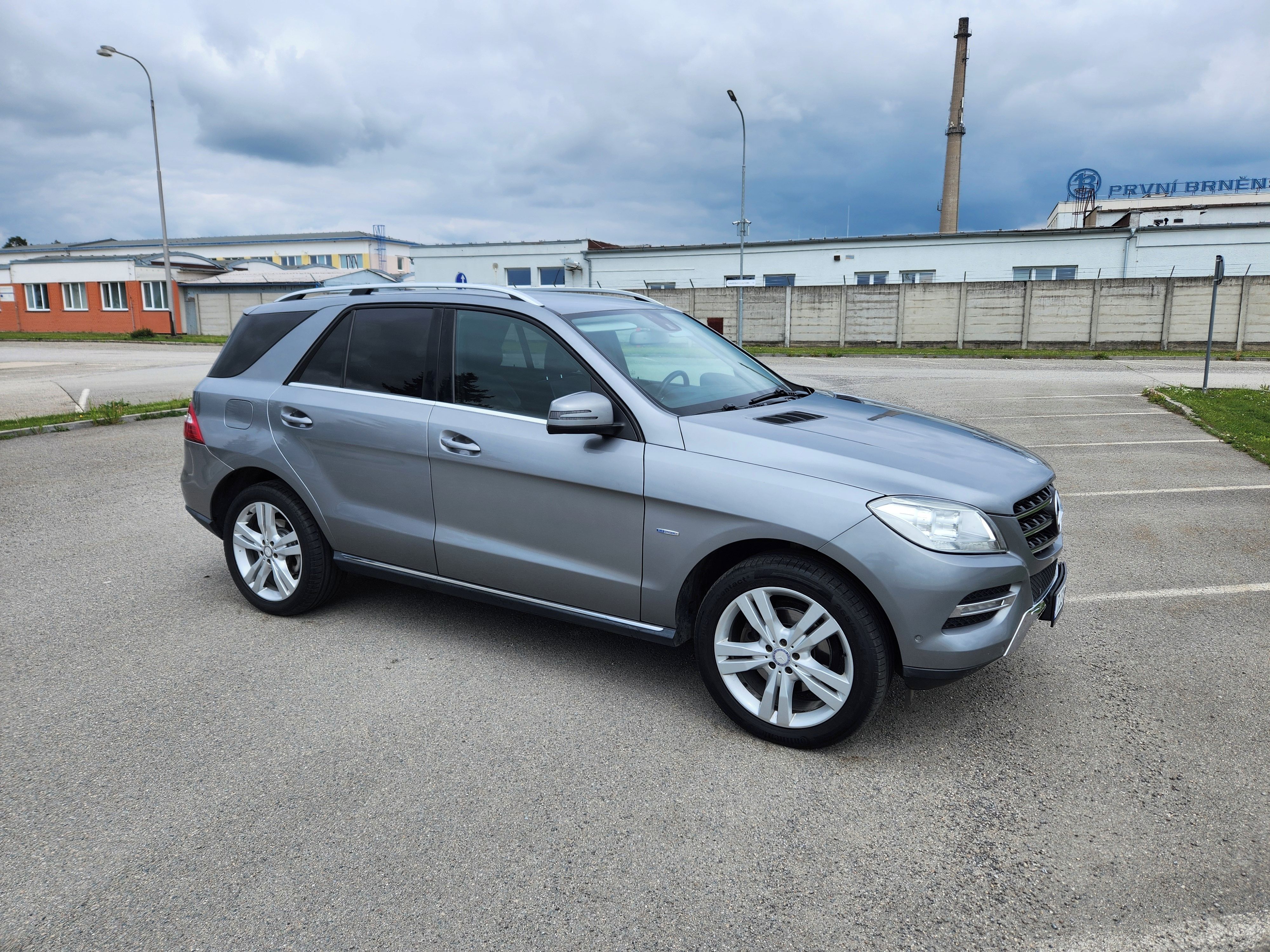 Mercedes-Benz ML, 350 190kW 4x4 Tažné 3500kg - fotka 5