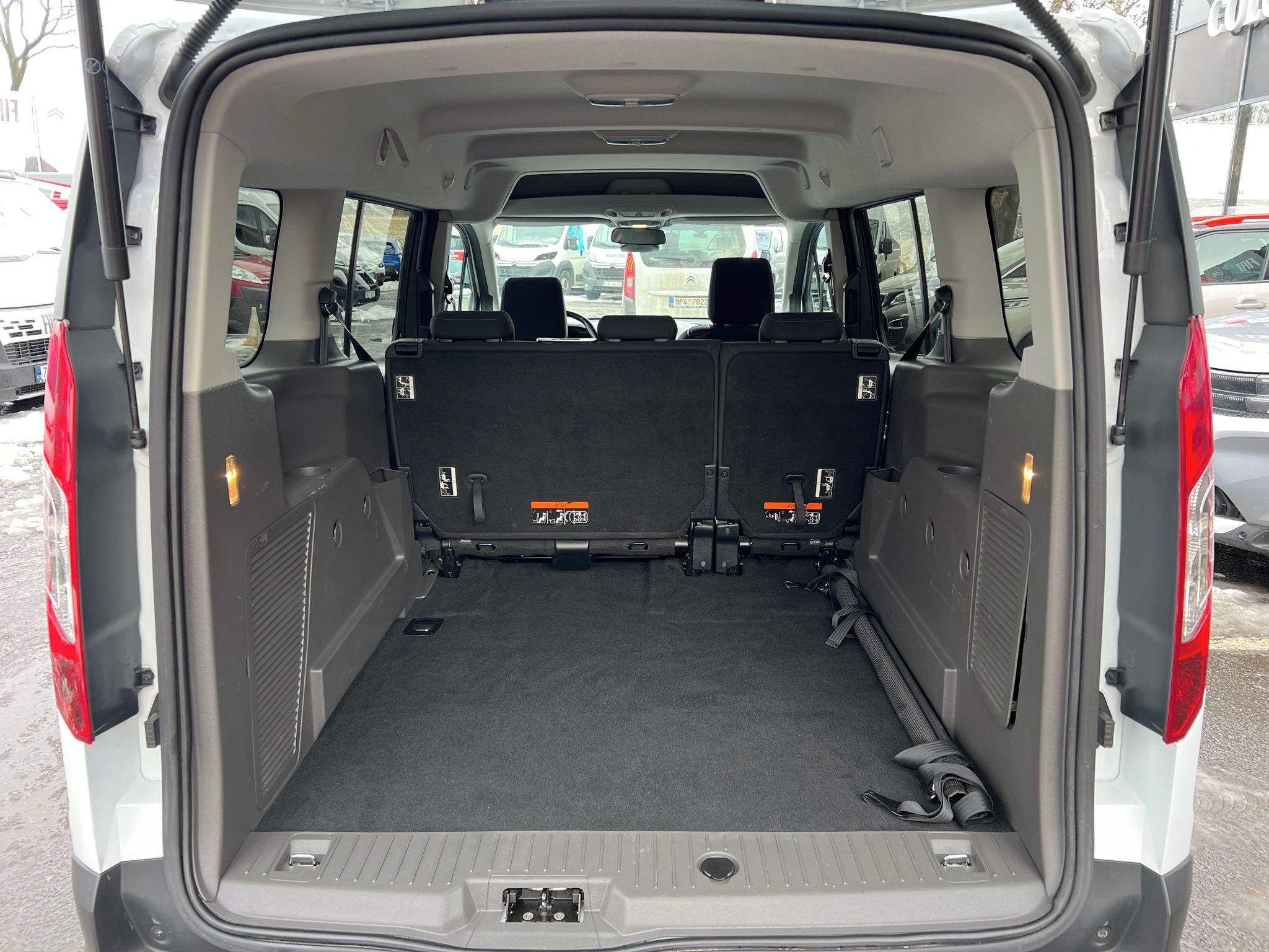 Ford Tourneo Connect, 1.5 TDCi 120k SERVIS ZÁRUKA - fotka 6