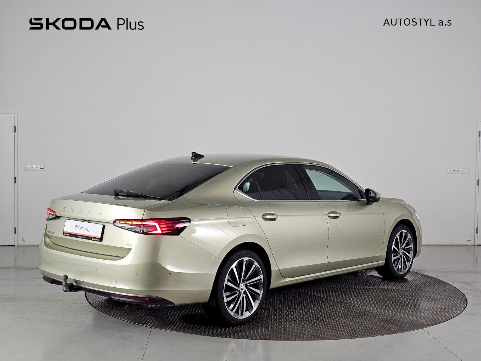 Škoda Superb, 2.0TSi 195kW 4x4 DSG Laurin a - fotka 2