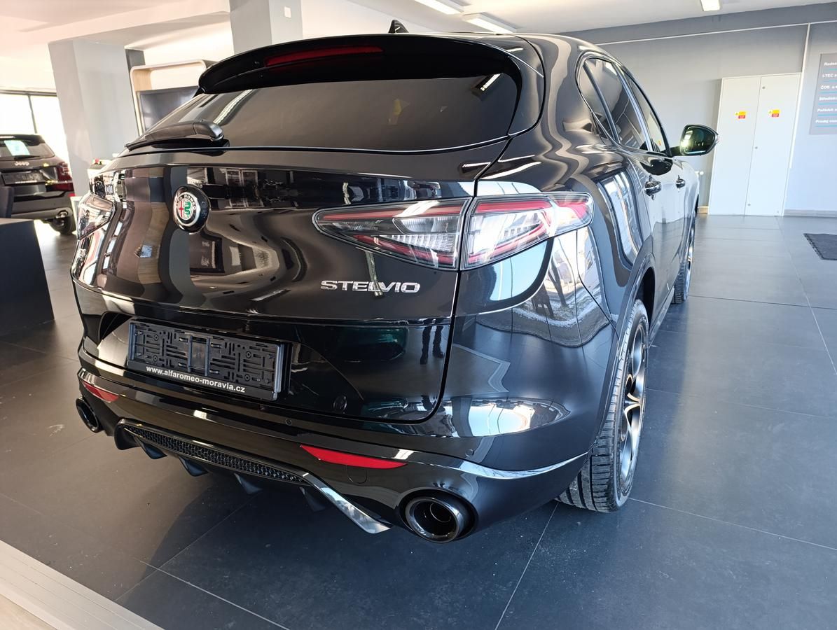 Alfa Romeo Stelvio, Intensa 2,0Turbo 280k AWD - fotka 4