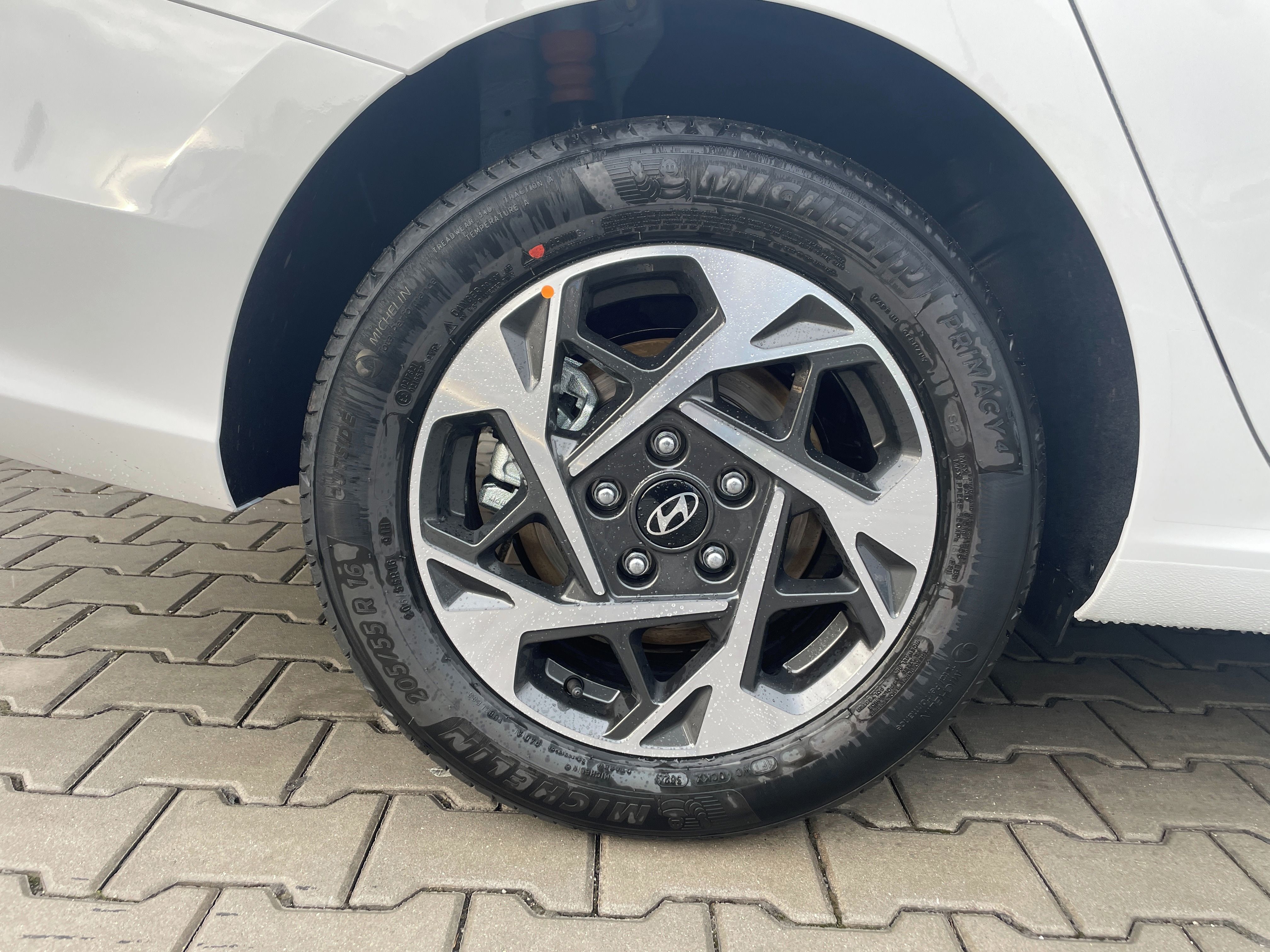 Hyundai i30, 26 WG 1,6 T-GDI DCT GO CZECH! - fotka 4